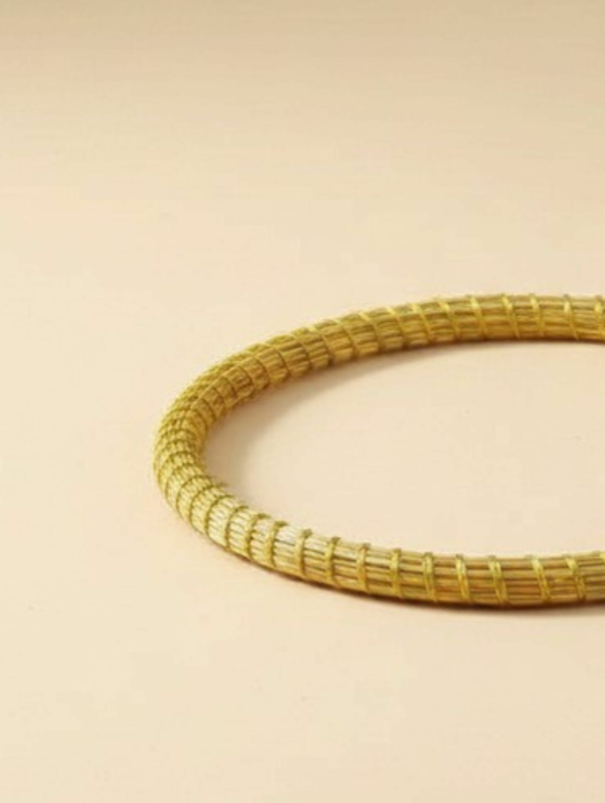 joyas artesanales y sostenibles - PULSERA Oro vegetal capim dourado