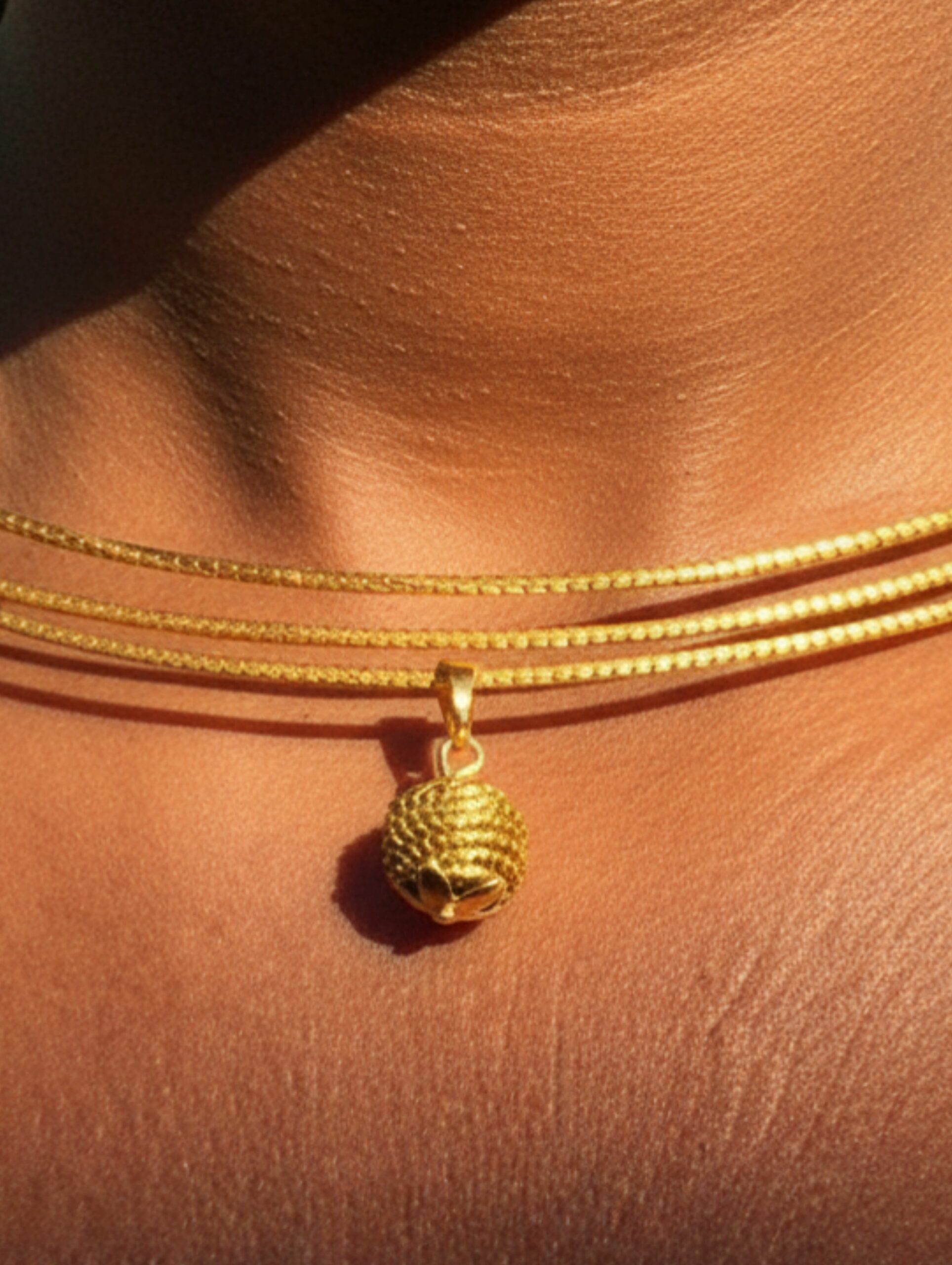 joyas artesanales y sostenibles - PULSERA Oro vegetal capim dourado
