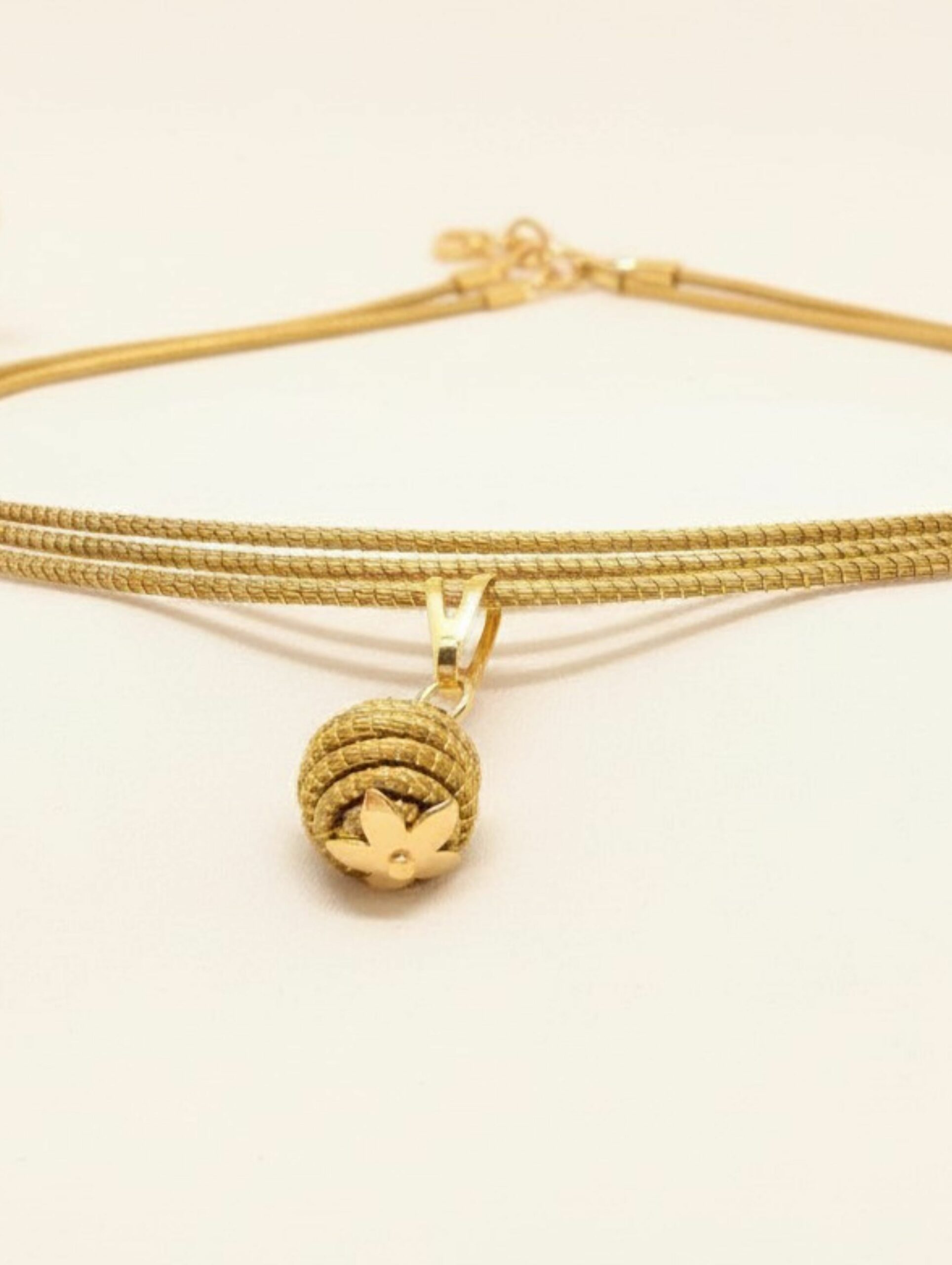 joyas artesanales y sostenibles - PULSERA Oro vegetal capim dourado