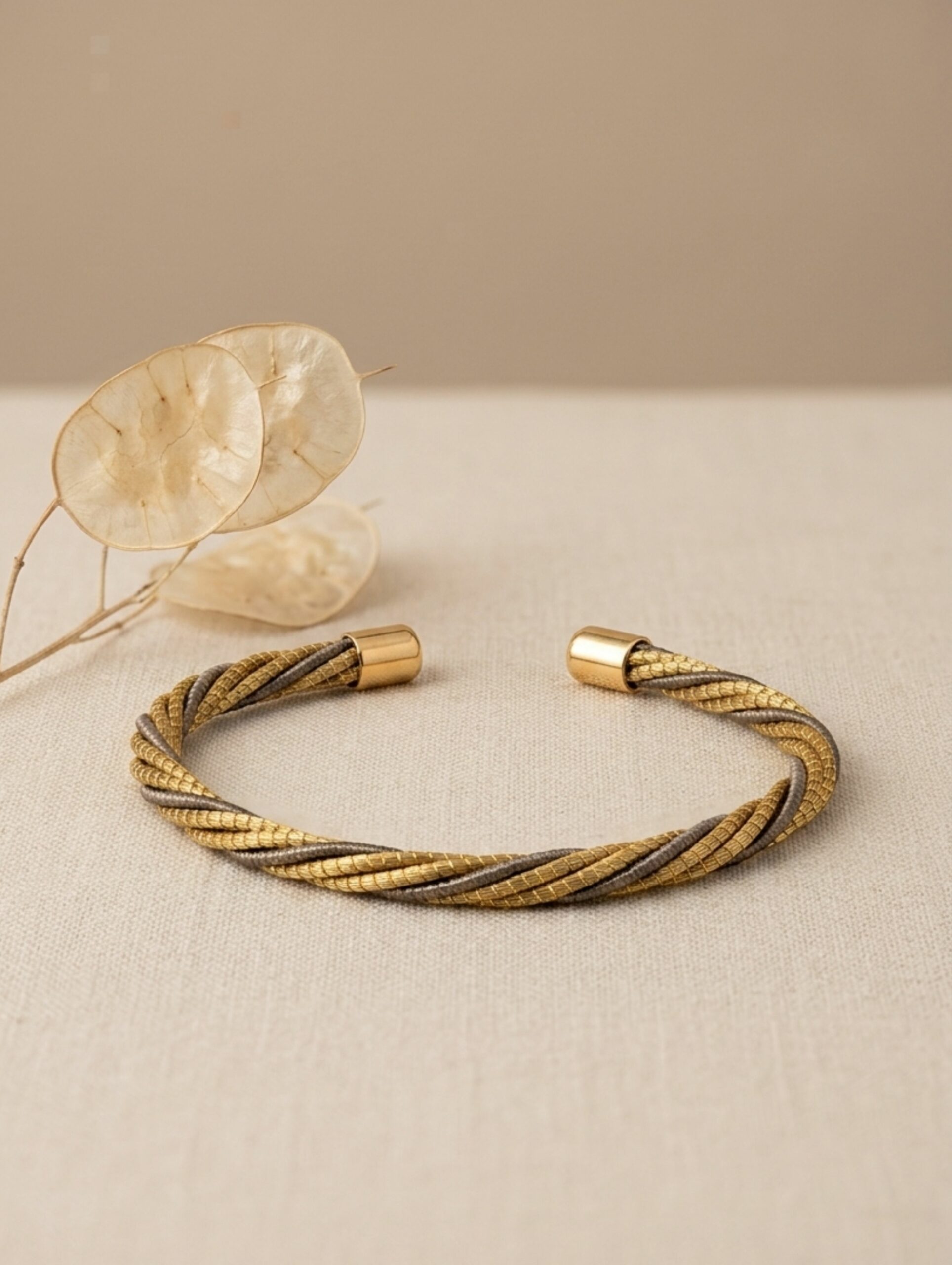 joyas artesanales y sostenibles - PULSERA Oro vegetal capim dourado
