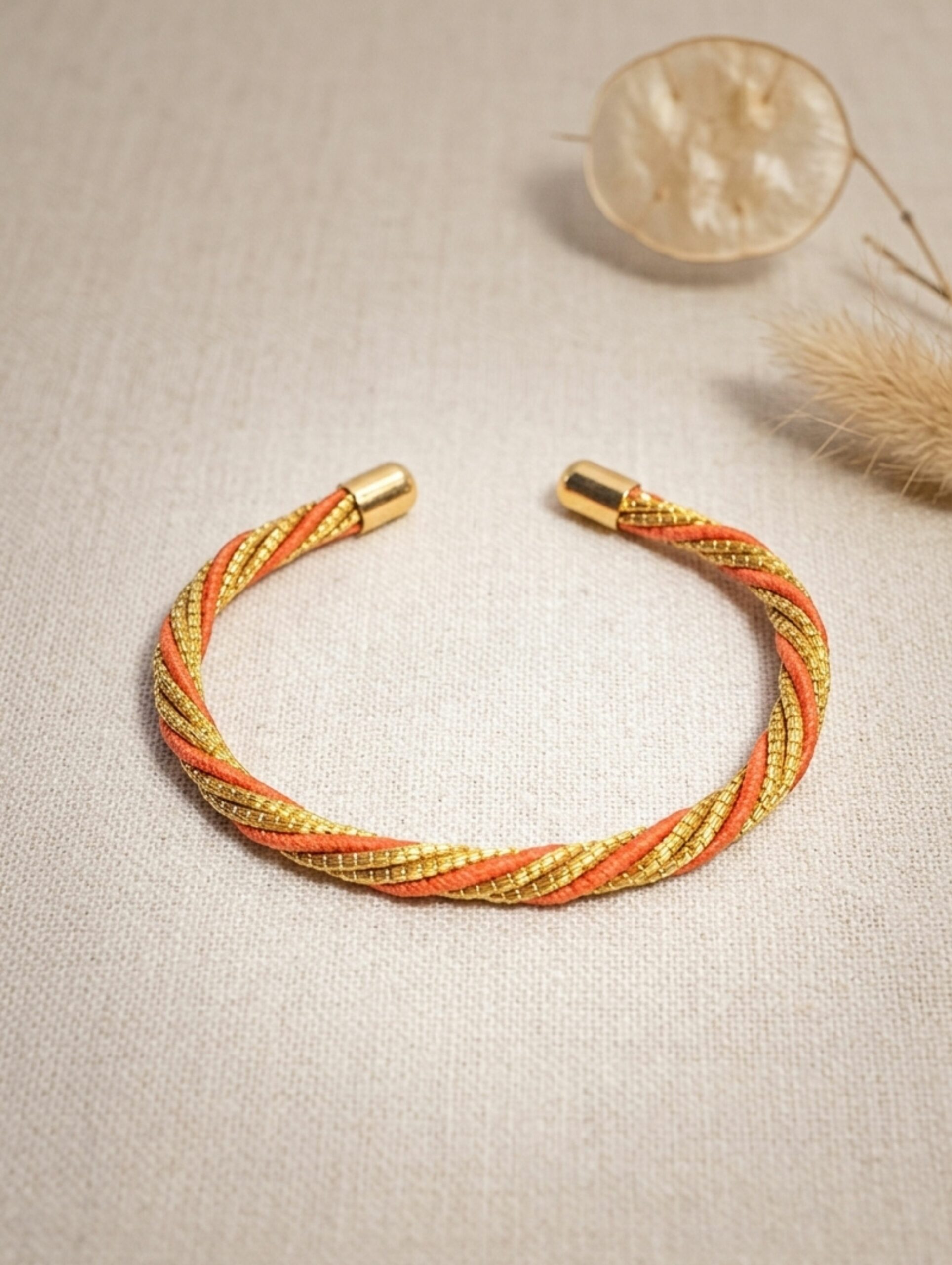 joyas artesanales y sostenibles - PULSERA Oro vegetal capim dourado