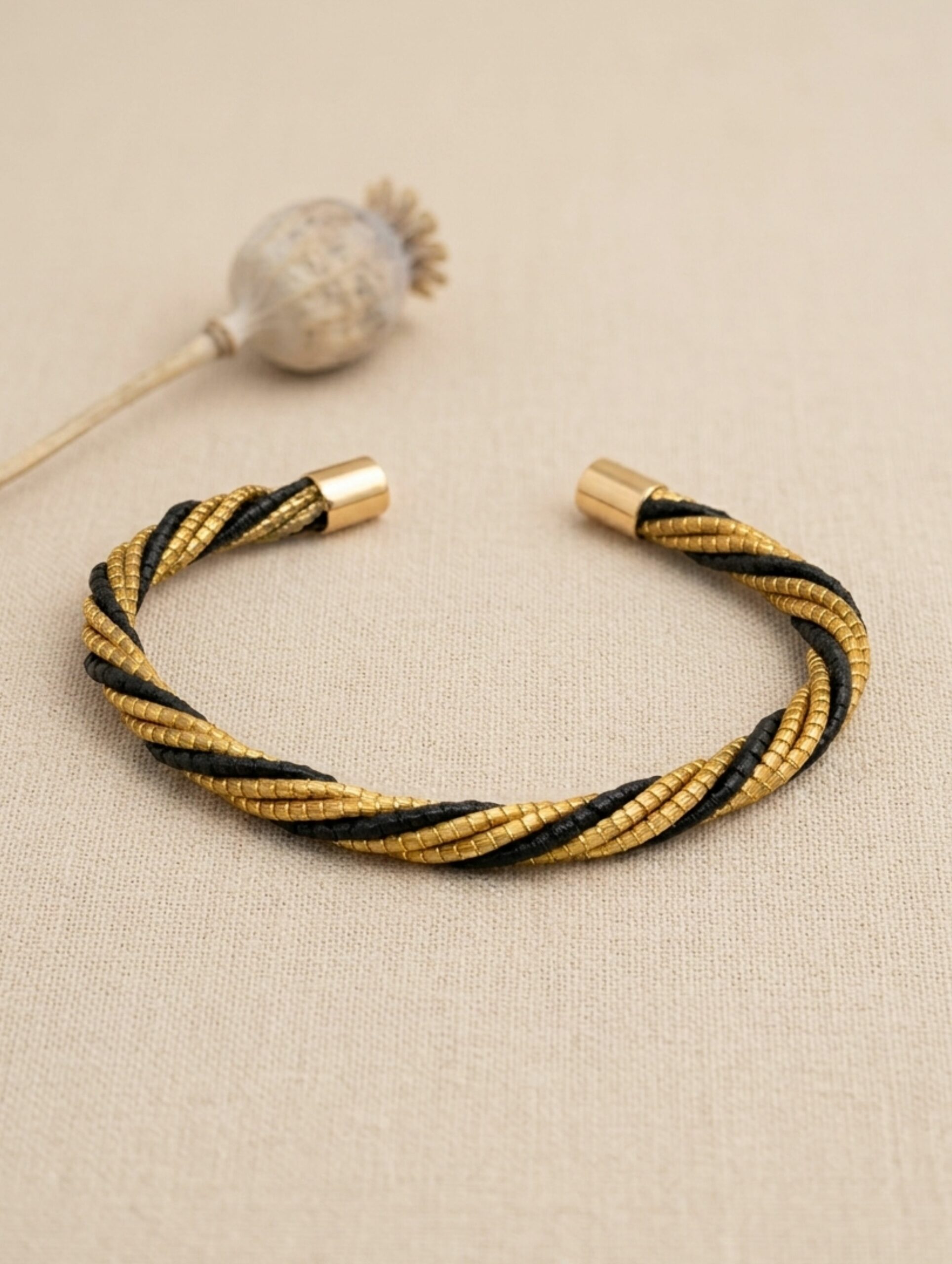 joyas artesanales y sostenibles - PULSERA Oro vegetal capim dourado