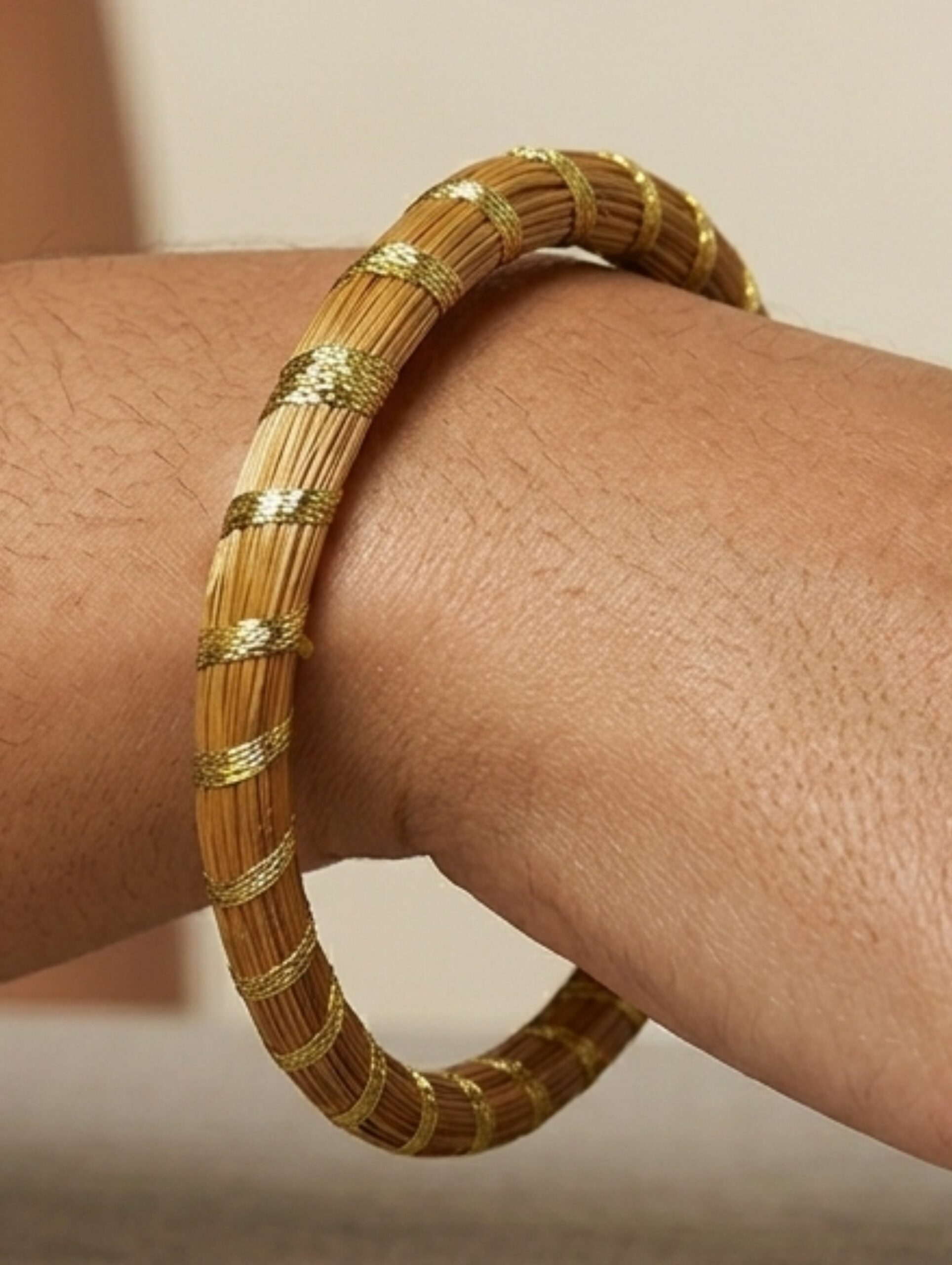 joyas artesanales y sostenibles - PULSERA Oro vegetal capim dourado