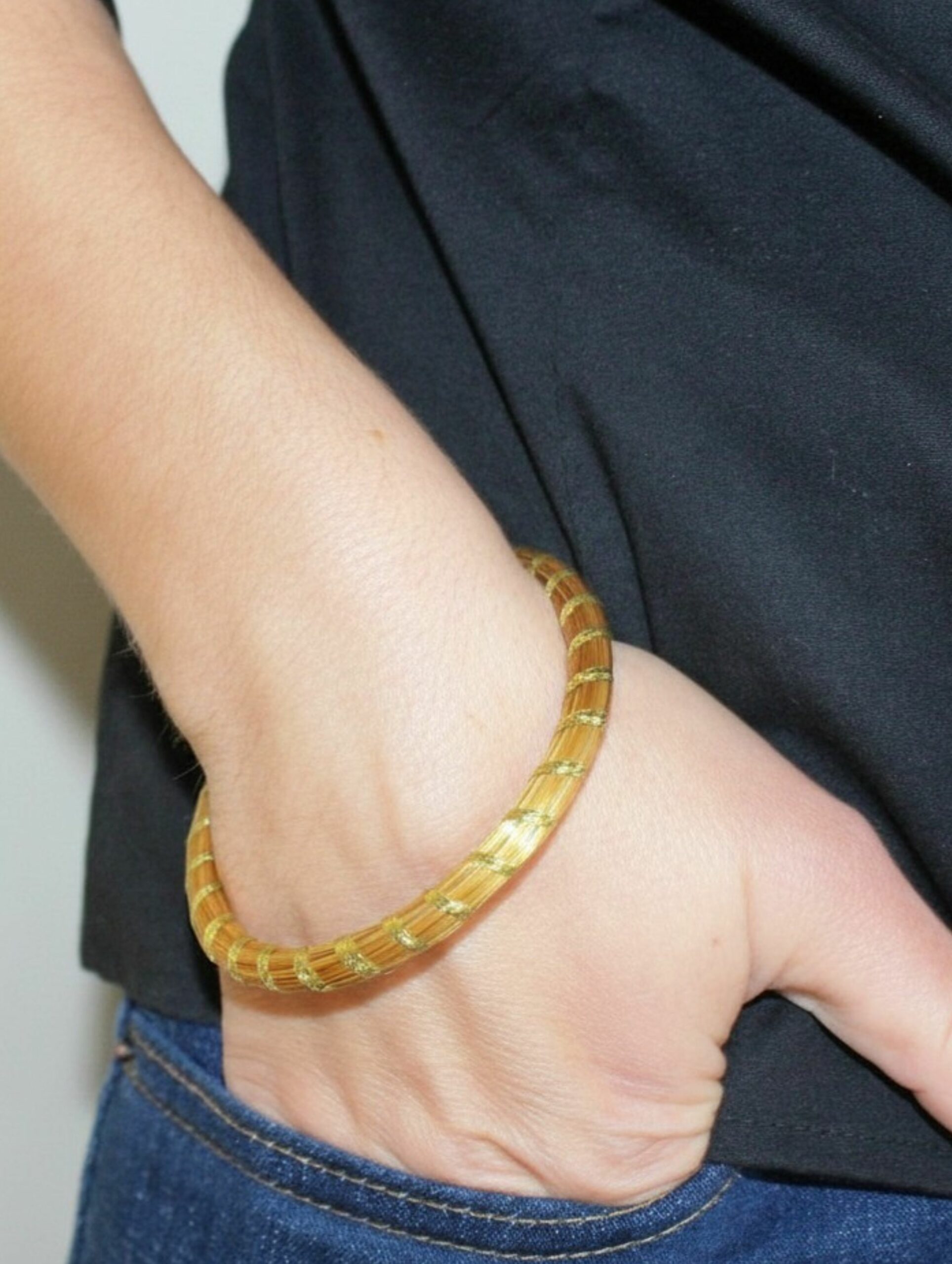 joyas artesanales y sostenibles - PULSERA Oro vegetal capim dourado