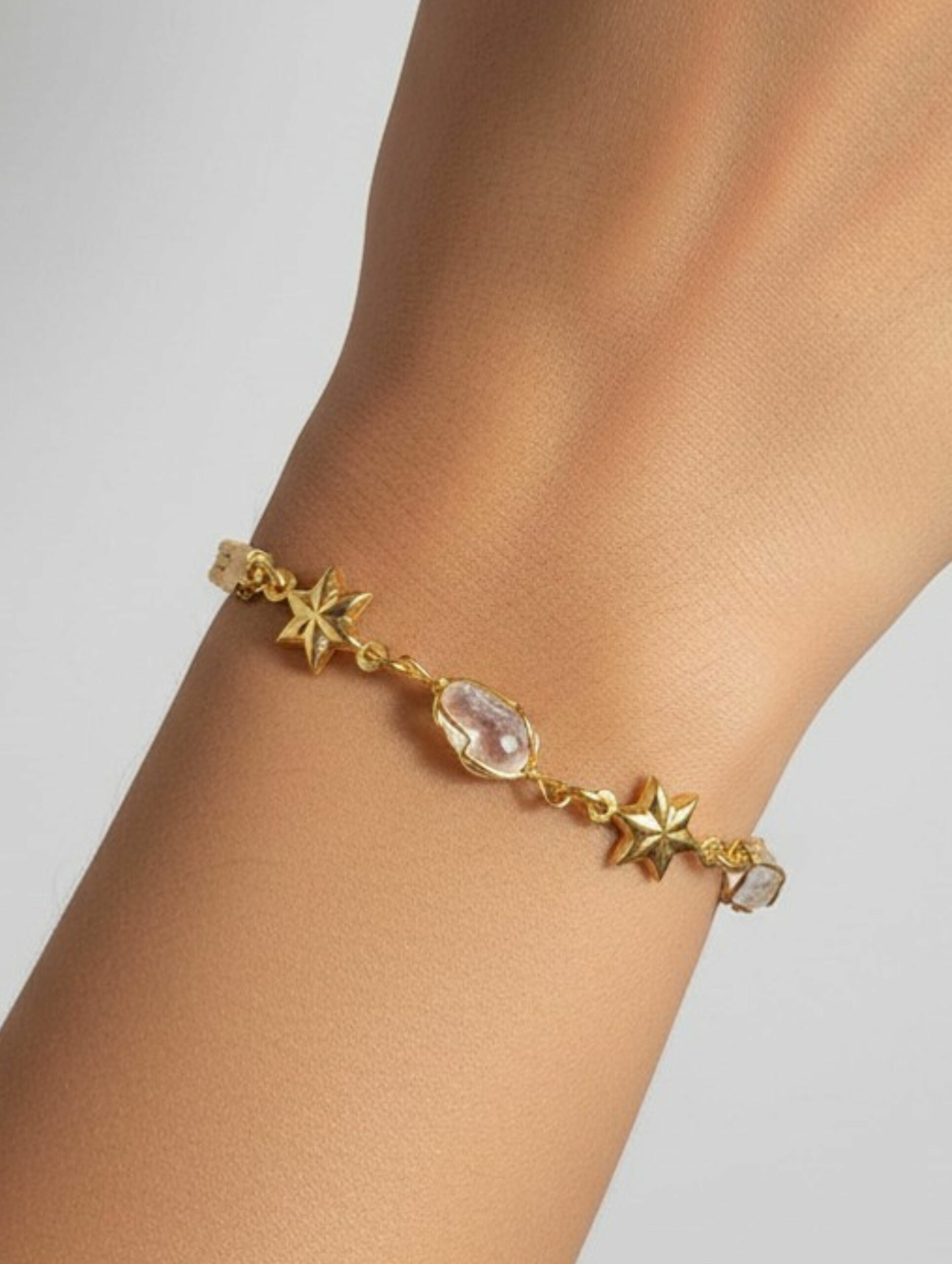 Pulsera de oro vegetal ajustable – NAMIBIA – Biojoya Capim dourado – Joya sostenible natural hecha a mano  – 6×4,5cm – SLOWECO