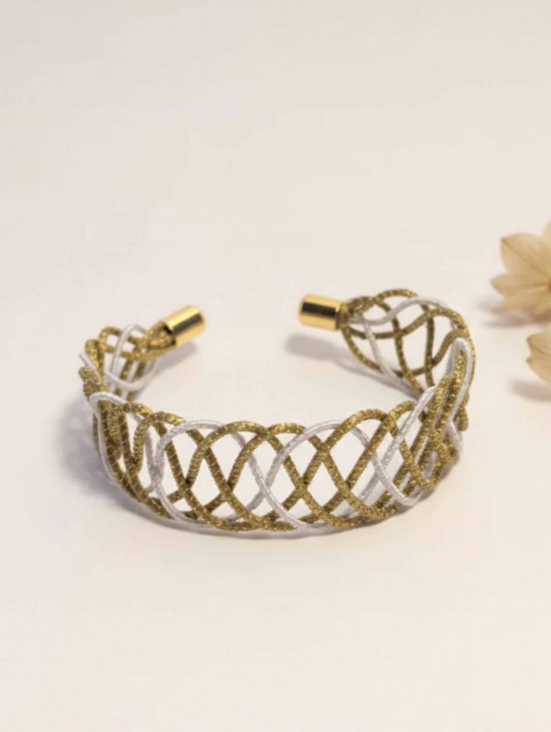 joyas artesanales y sostenibles - PULSERA Oro vegetal capim dourado