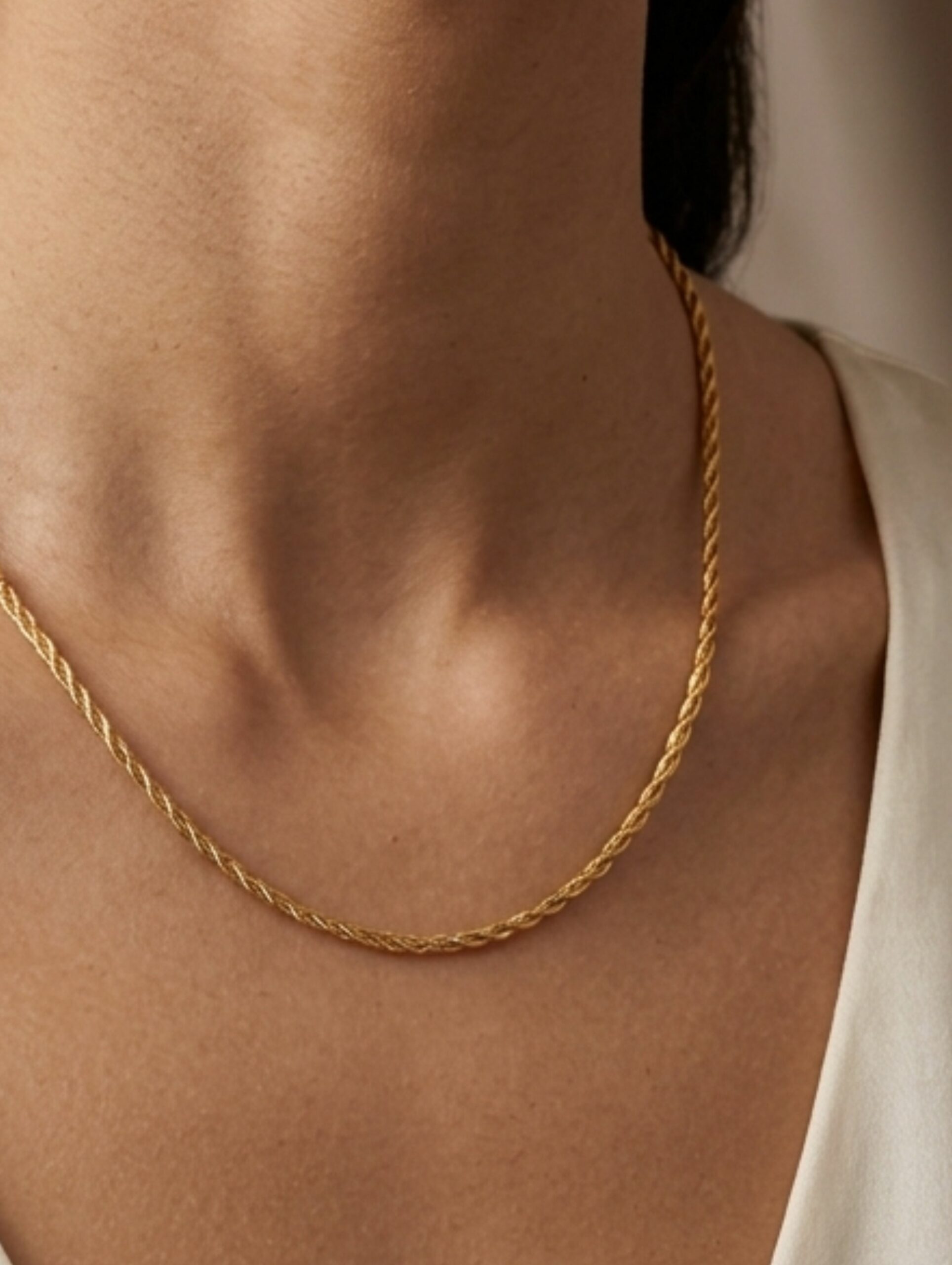 Collar oro vegetal ajustable – DANUBIO – Biojoya Capim dourado – Joya sostenible natural hecha a mano – Semirrígido – Diámetro 14cm – Vendido sin colgantes – SLOWECO