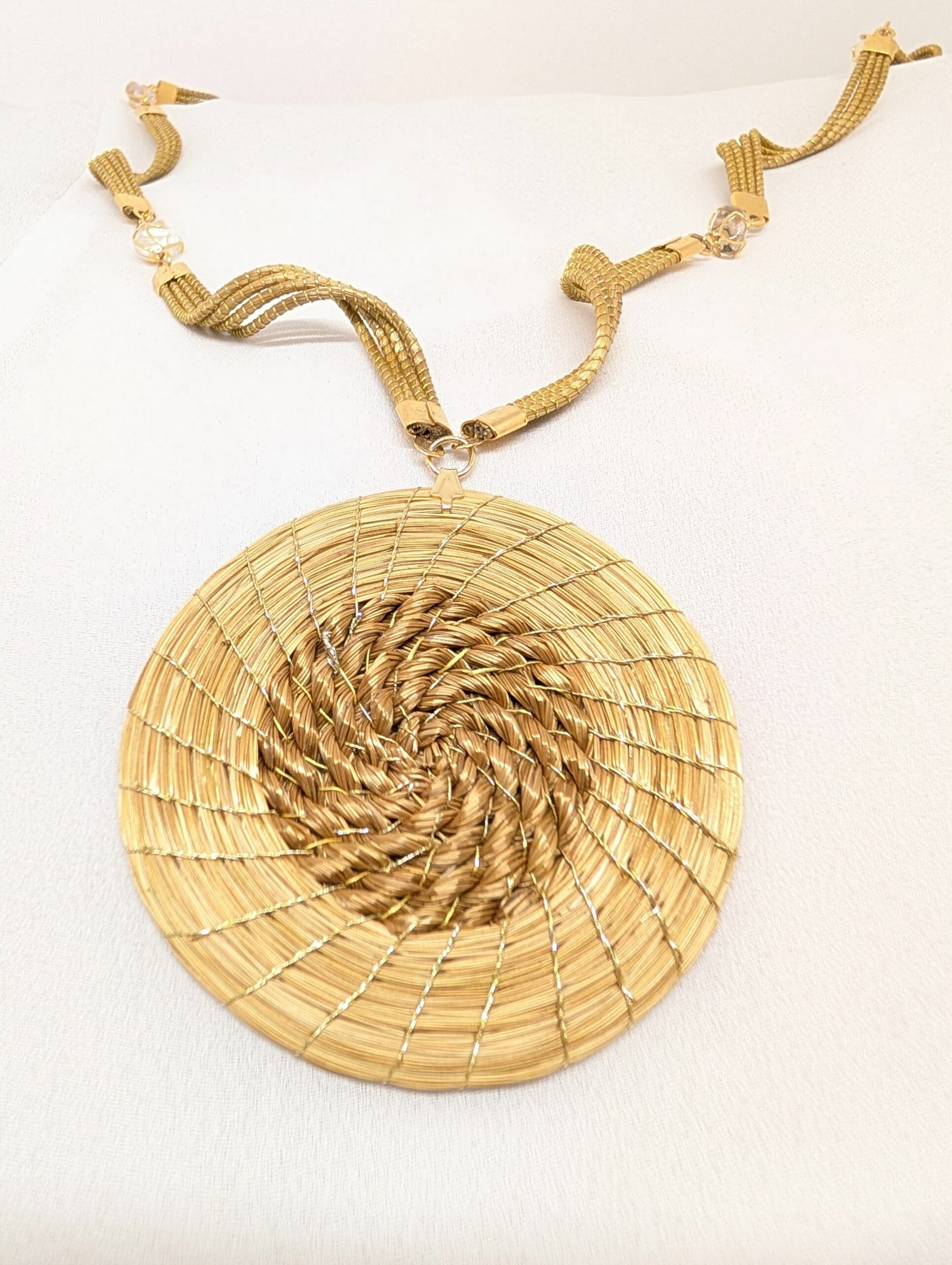 joyas artesanales y sostenibles - PULSERA Oro vegetal capim dourado
