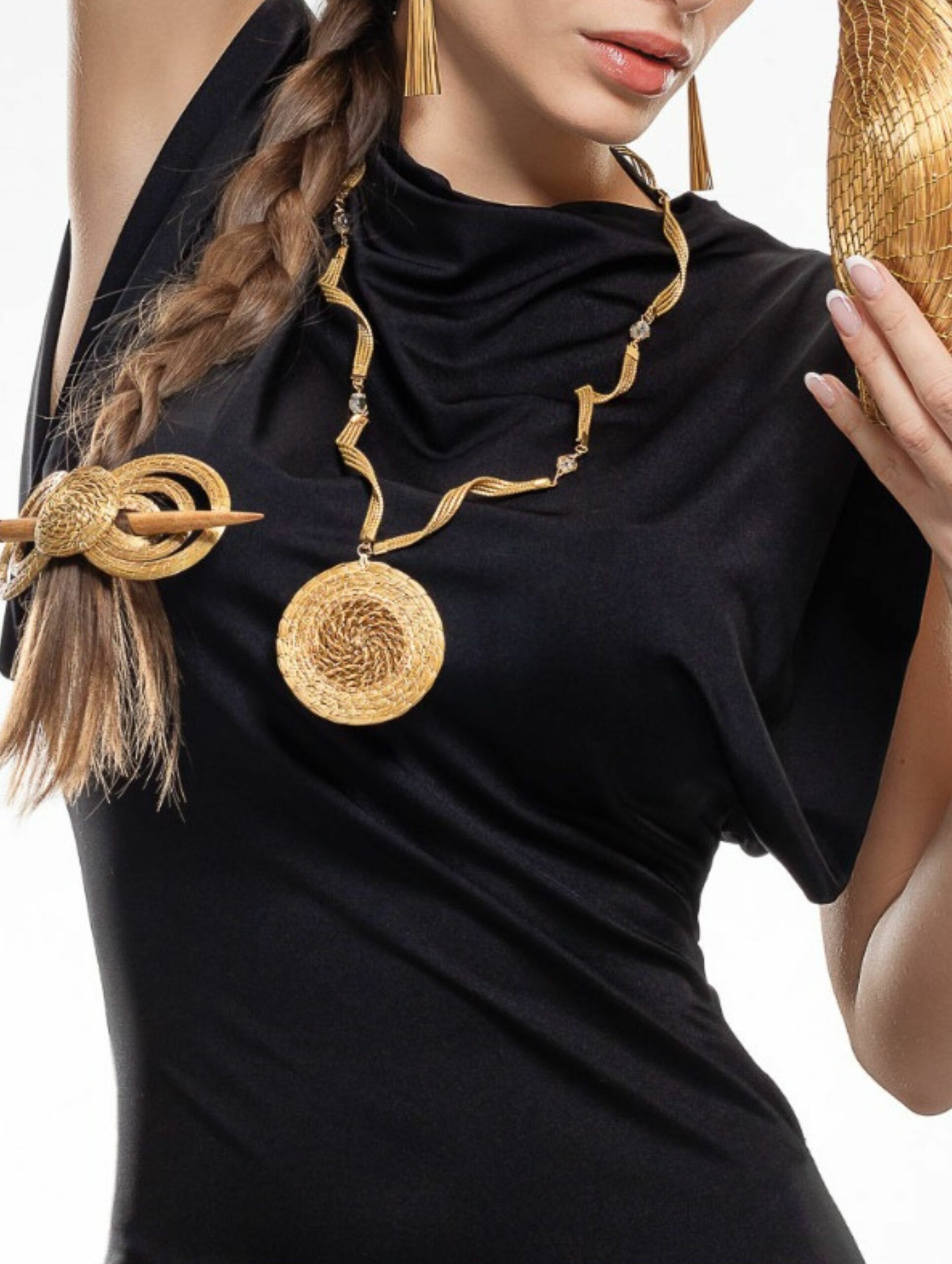 Collar oro vegetal ajustable – NAMIBIA – Biojoya Capim dourado – Joya sostenible natural hecha a mano – Semirrígido – 27x16cm – SLOWECO