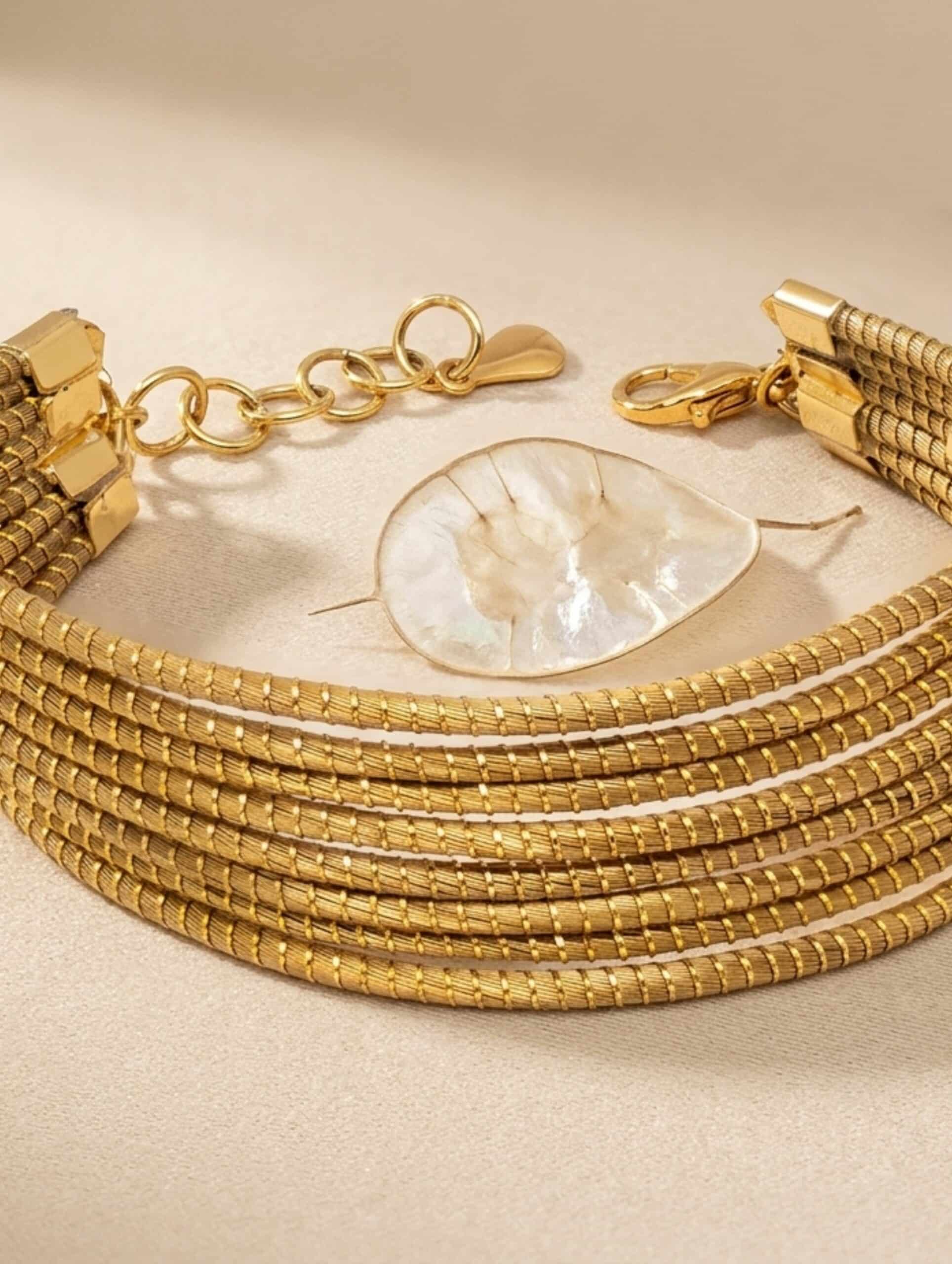 joyas artesanales y sostenibles - PULSERA Oro vegetal capim dourado