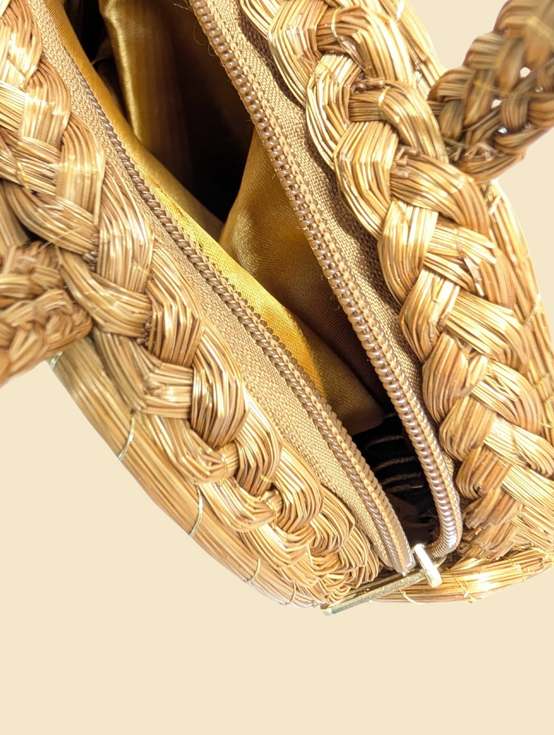 joyas artesanales y sostenibles - BOLSO Oro vegetal capim dourado