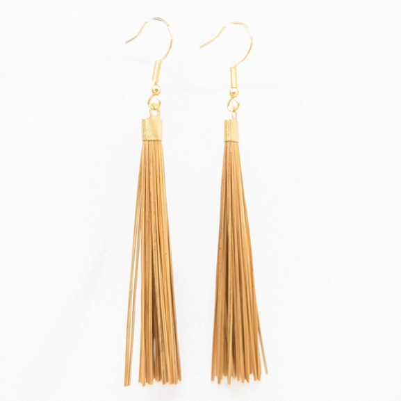 Pendientes oro vegetal capim dourado natural y sostenible