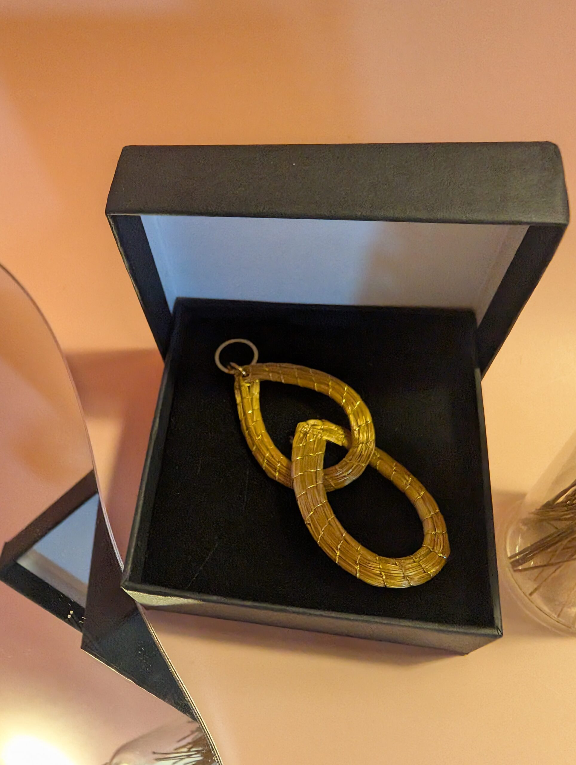 Capimix FORTALEZA – Charms Dije artesanal – Colgante Oro vegetal Capim dorado para pendientes, collar, adorno – 7×2,5cm SLOWECO – 1U.