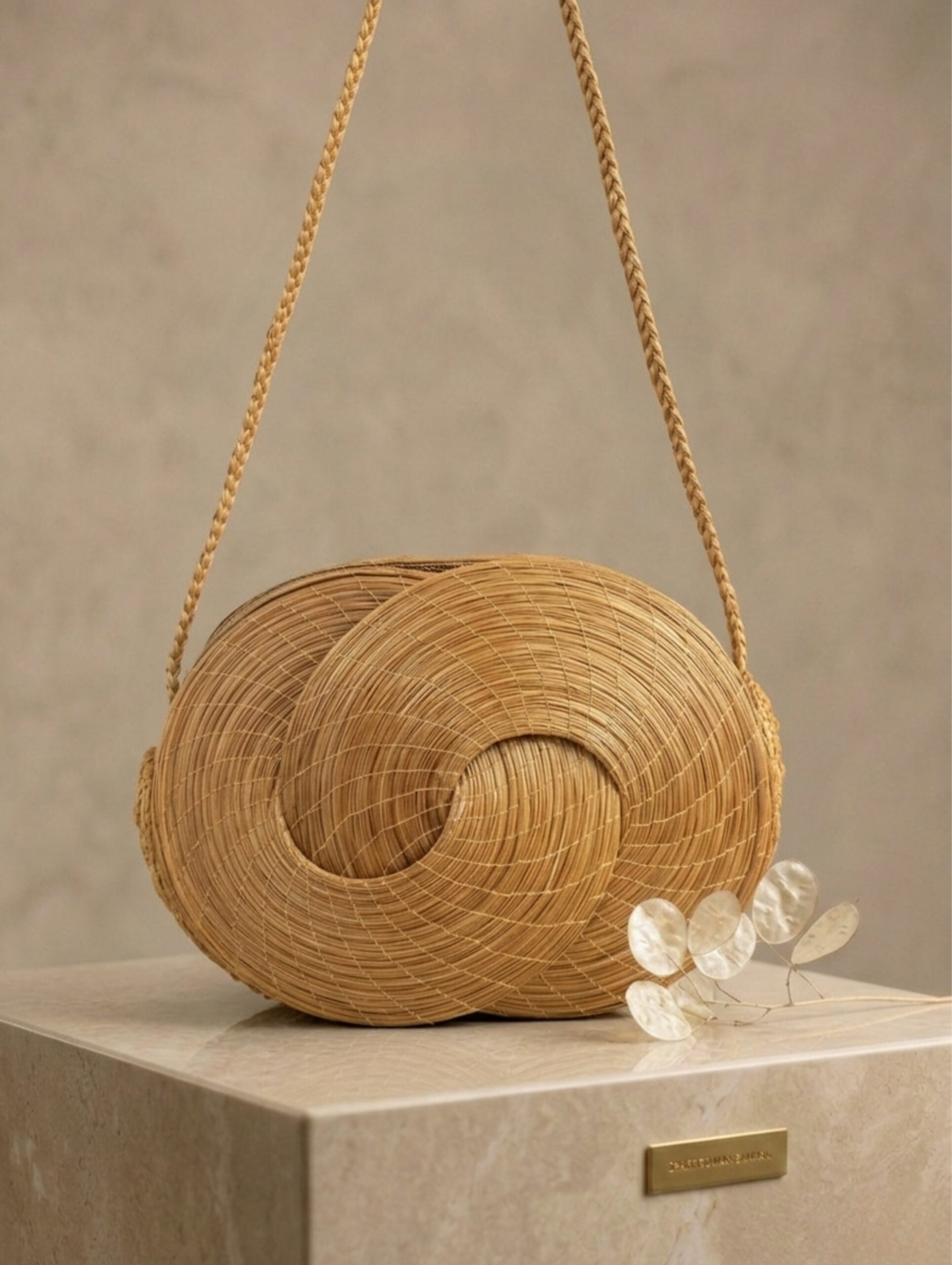 joyas artesanales y sostenibles - BOLSO Oro vegetal capim dourado