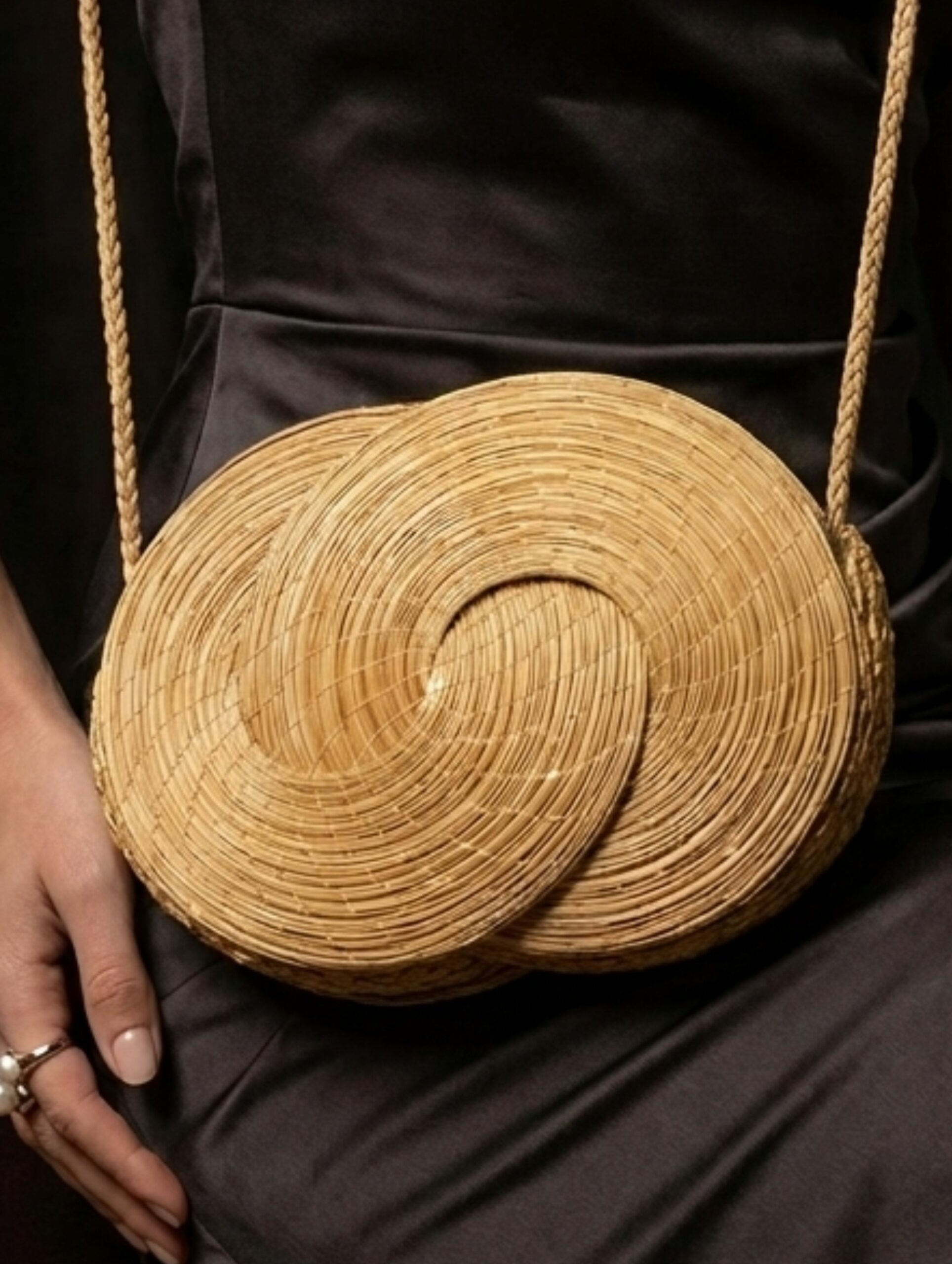 joyas artesanales y sostenibles - BOLSO Oro vegetal capim dourado