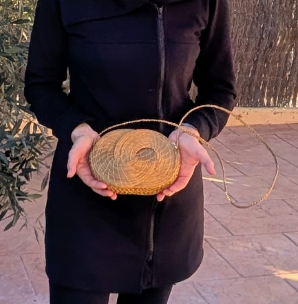 Bolso de mano Capim dourado – Bandolera MINI PARIS – Largo 19cm x Alto 13cm – Asas 45cm – Sloweco