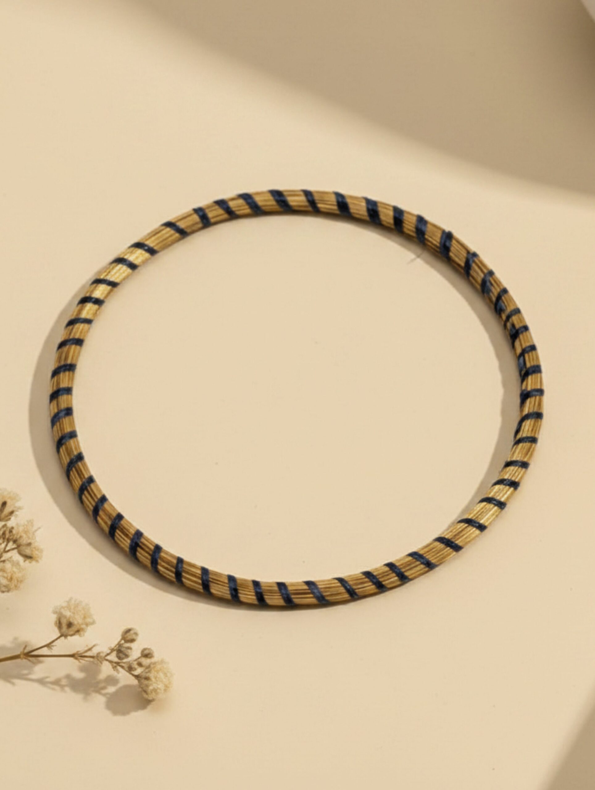 joyas artesanales y sostenibles - PULSERA Oro vegetal capim dourado