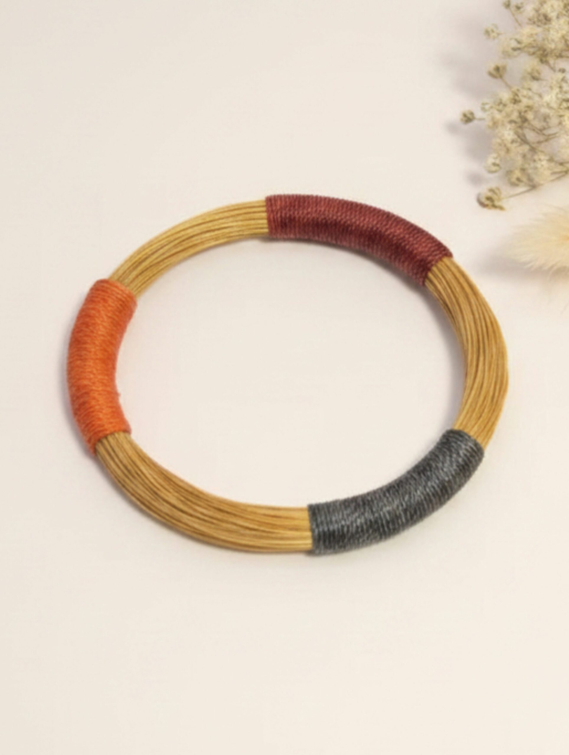 joyas artesanales y sostenibles - PULSERA Oro vegetal capim dourado