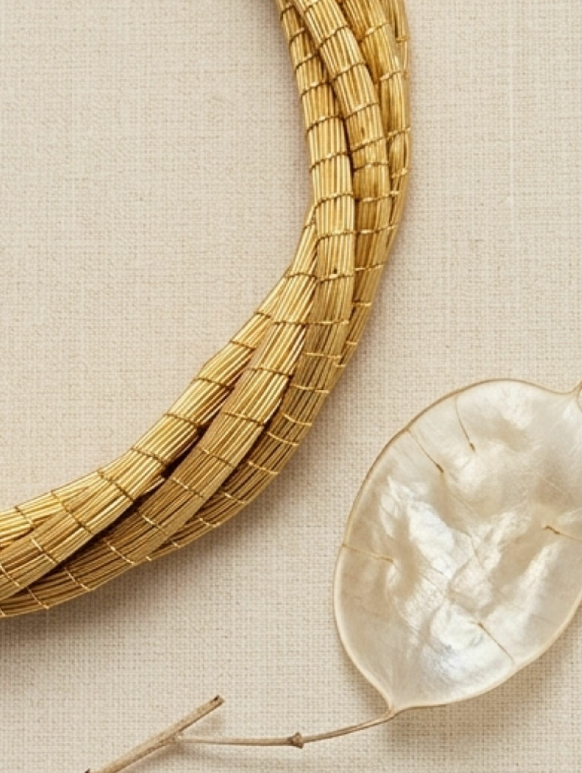 joyas artesanales y sostenibles - PULSERA Oro vegetal capim dourado