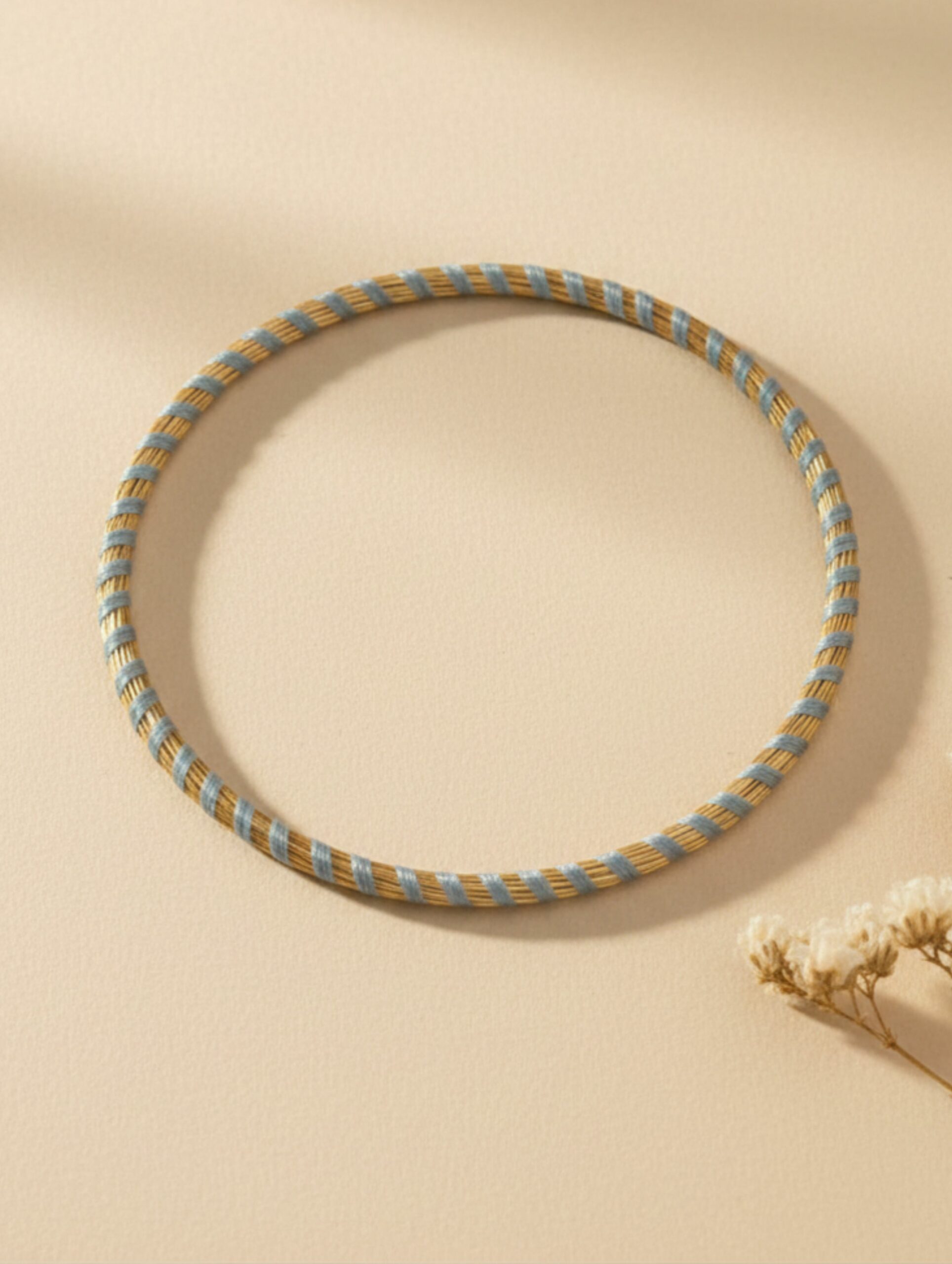 joyas artesanales y sostenibles - PULSERA Oro vegetal capim dourado
