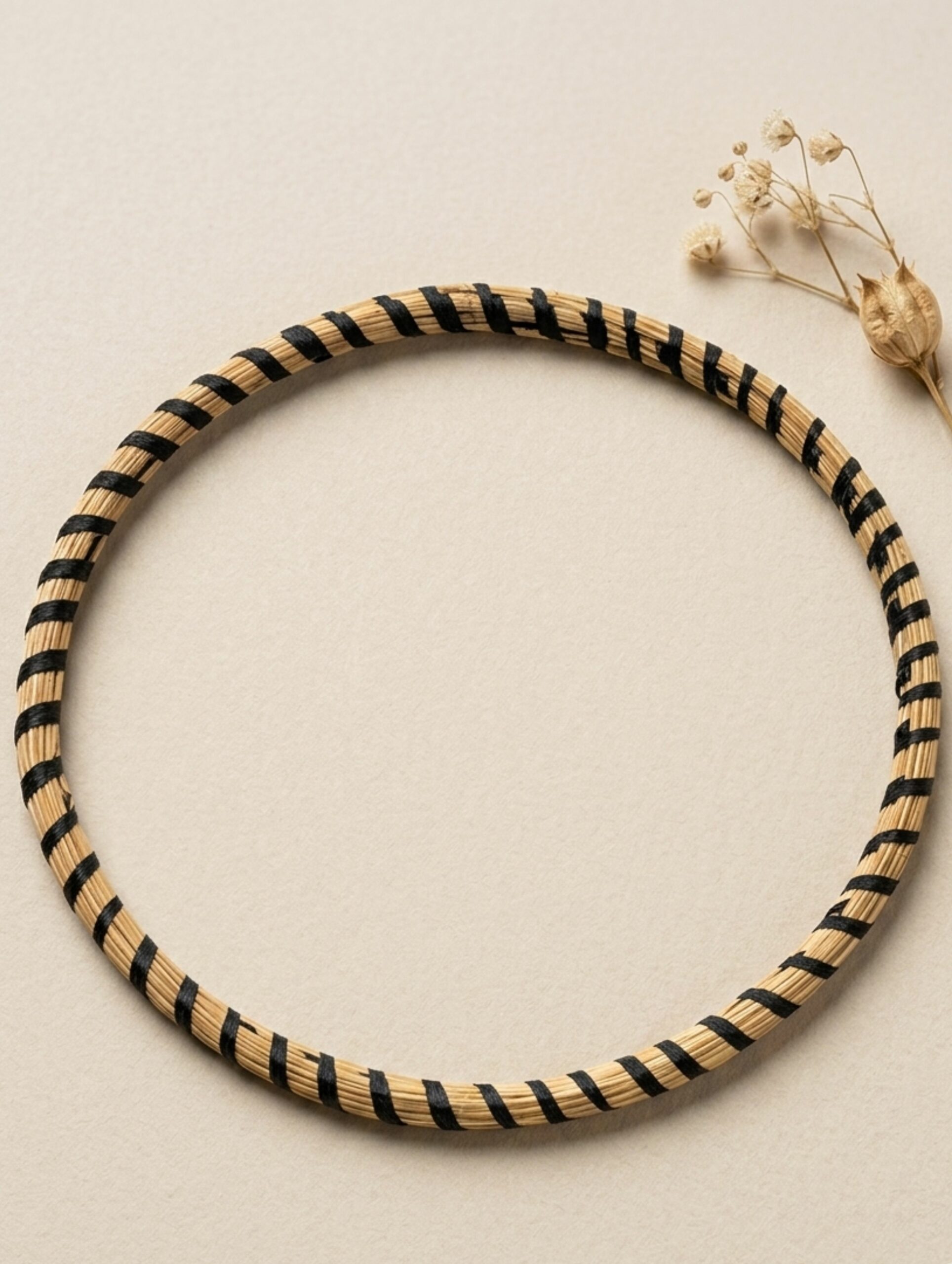 joyas artesanales y sostenibles - PULSERA Oro vegetal capim dourado