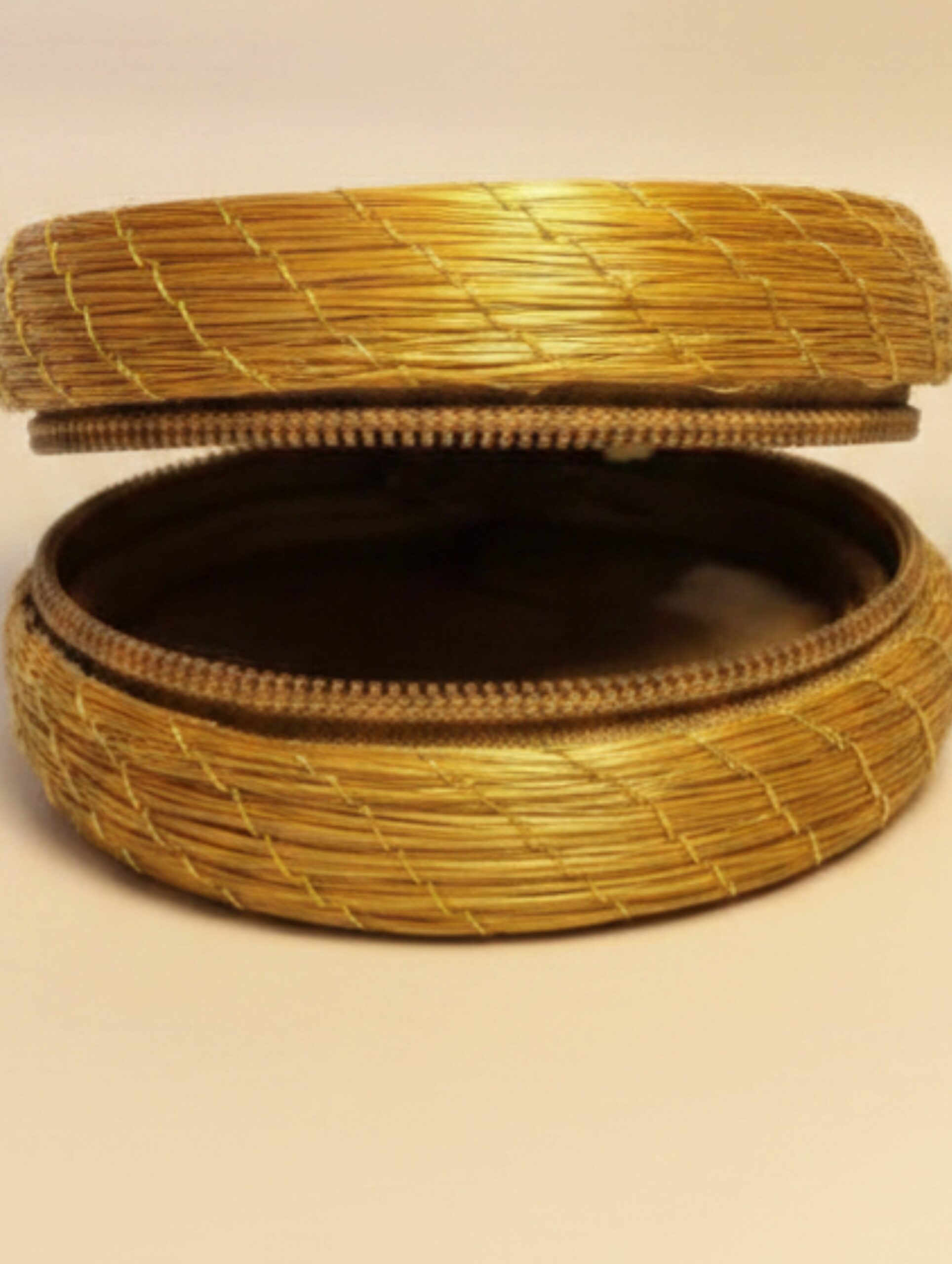joyas artesanales y sostenibles - BOLSO Oro vegetal capim dourado