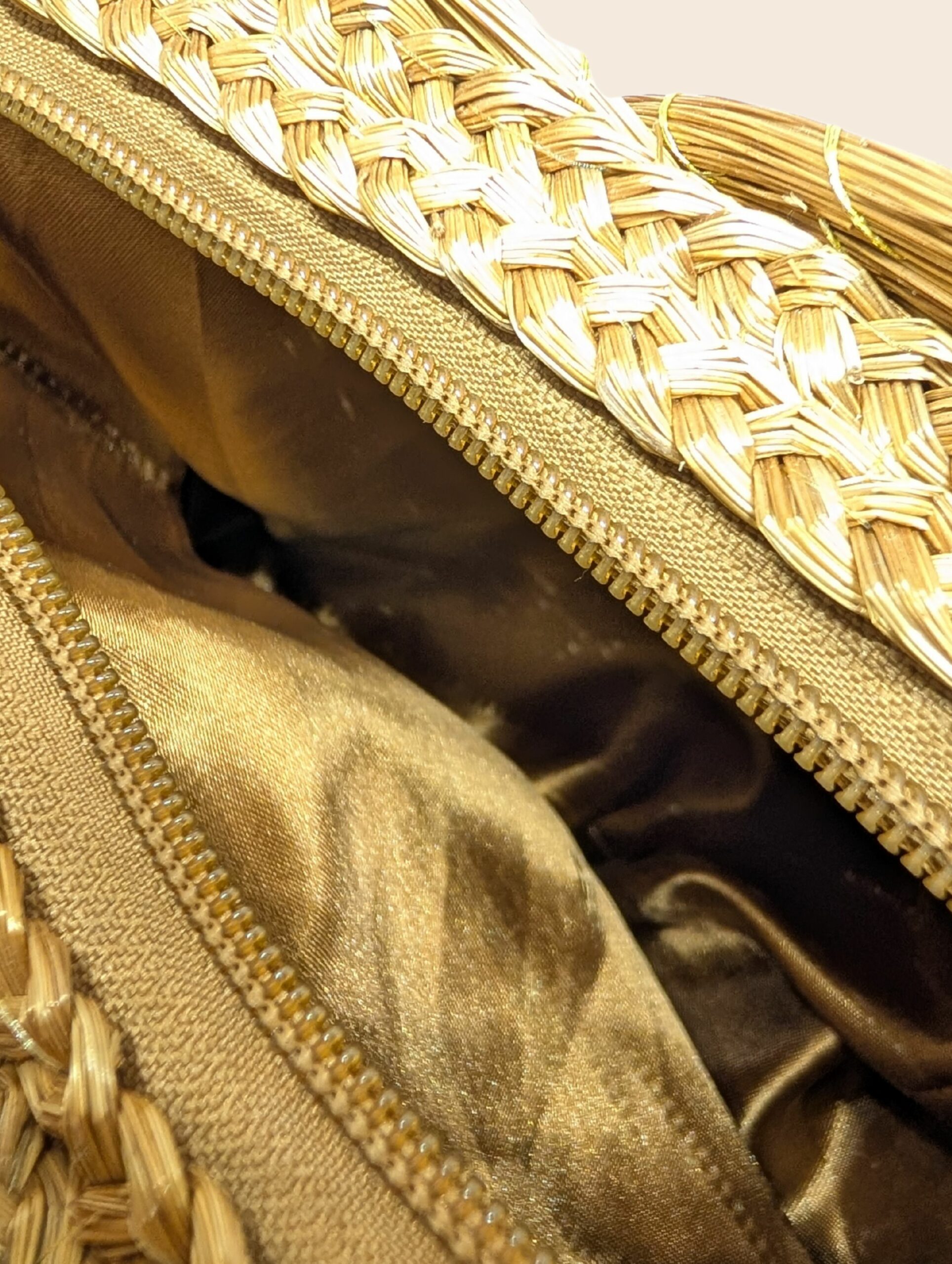 joyas artesanales y sostenibles - BOLSO Oro vegetal capim dourado