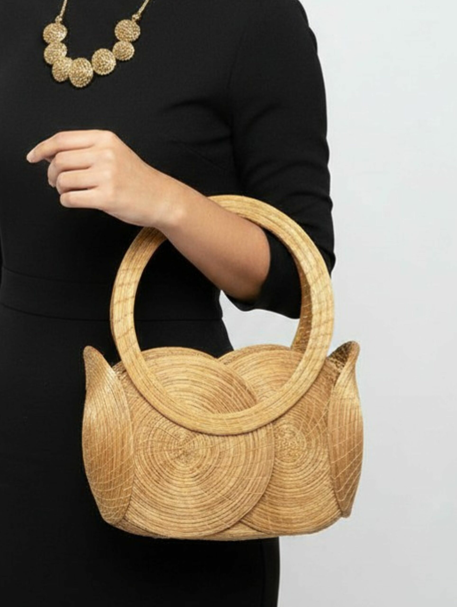 joyas artesanales y sostenibles - BOLSO Oro vegetal capim dourado