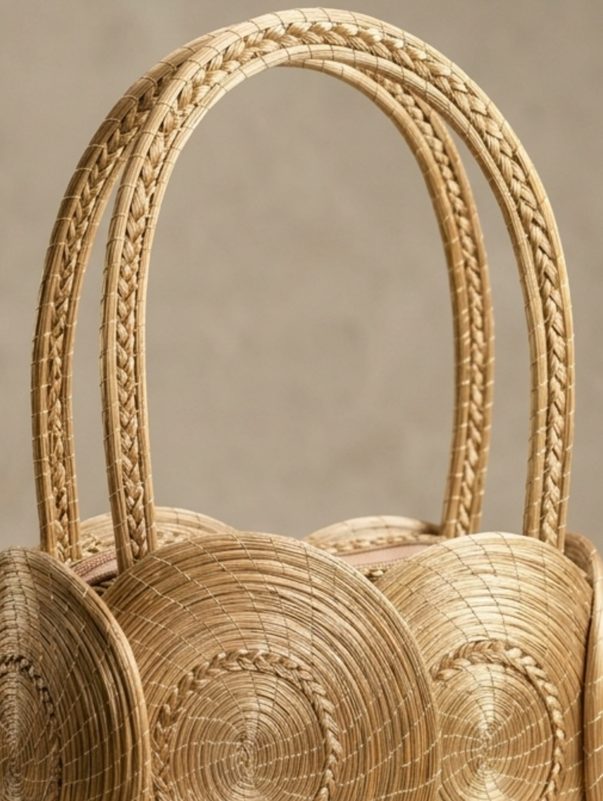 joyas artesanales y sostenibles - BOLSO Oro vegetal capim dourado
