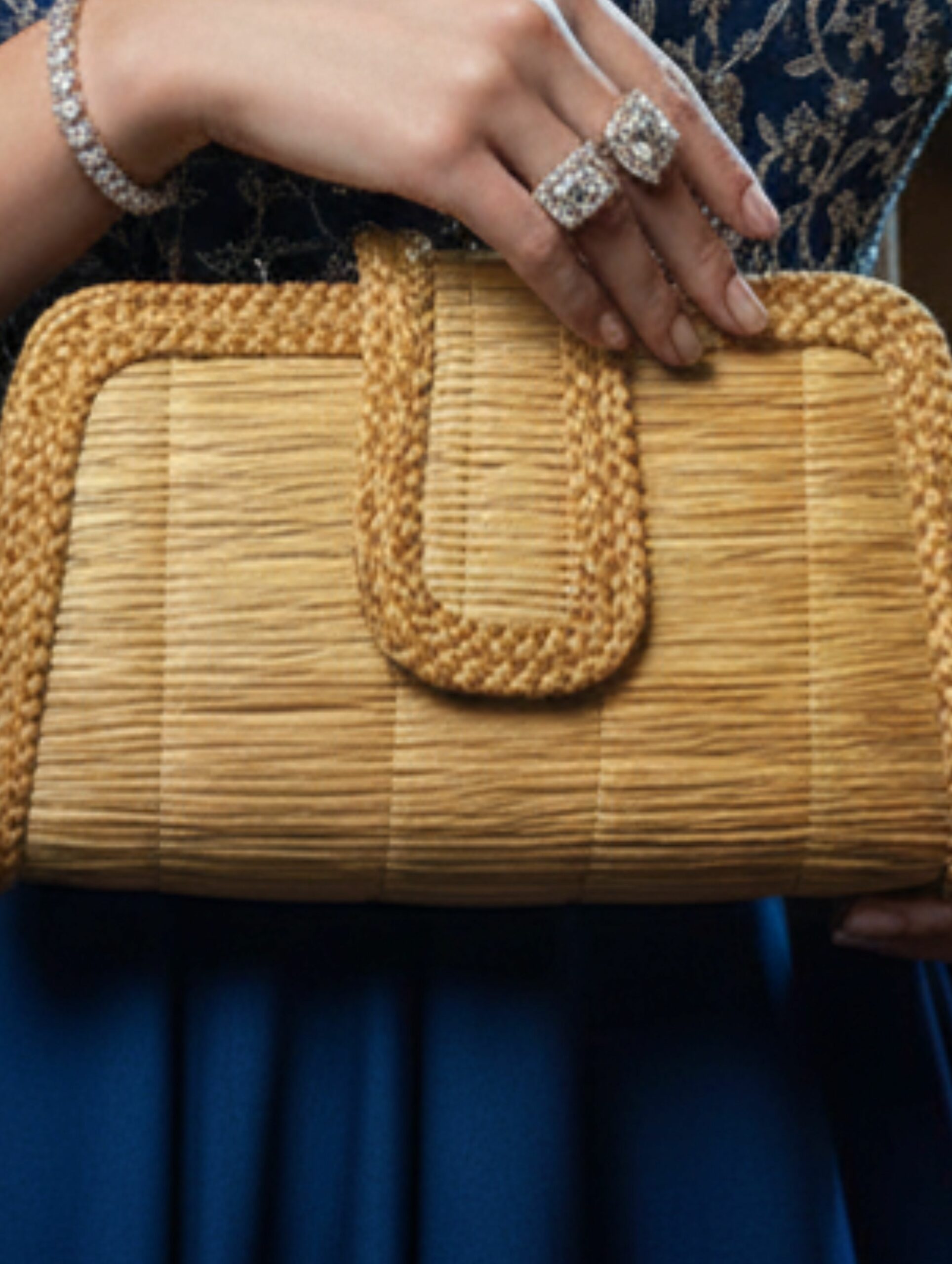 joyas artesanales y sostenibles - BOLSO Oro vegetal capim dourado