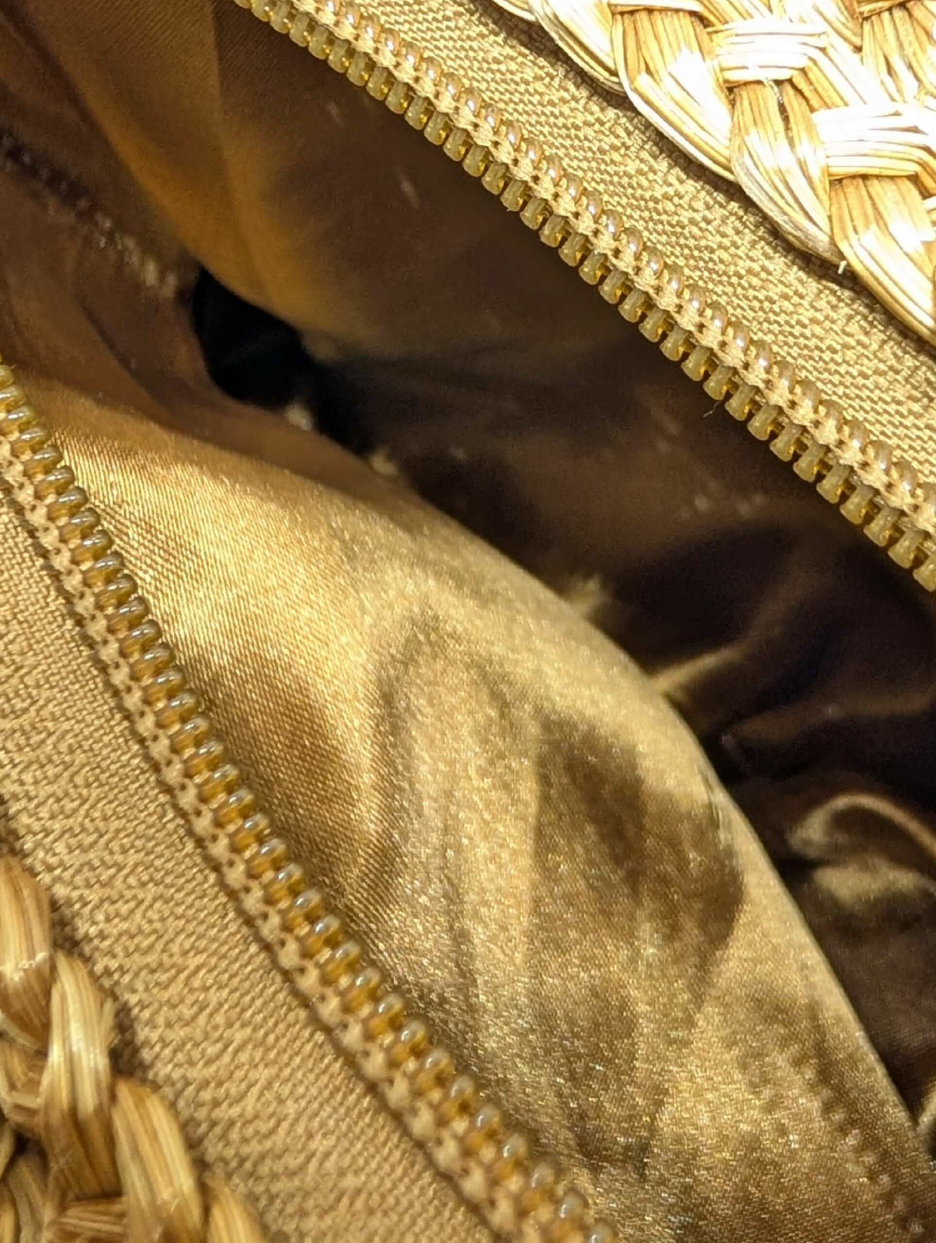 joyas artesanales y sostenibles - BOLSO Oro vegetal capim dourado