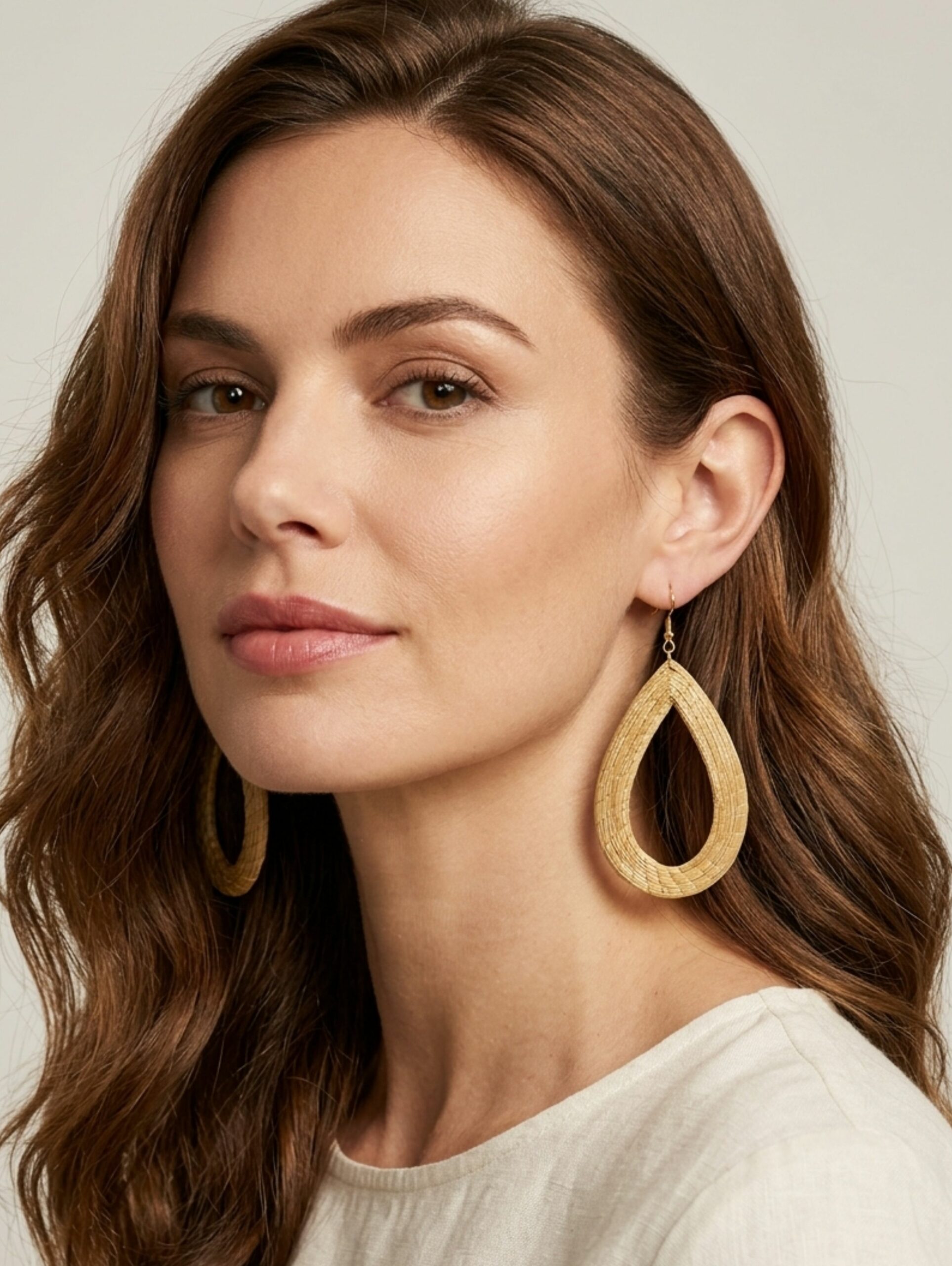 Pendientes de oro vegetal – SERENIDAD – Biojoya Capim dorado – Joya sostenible hecha a mano – Ganchos – 9x5cm SLOWECO