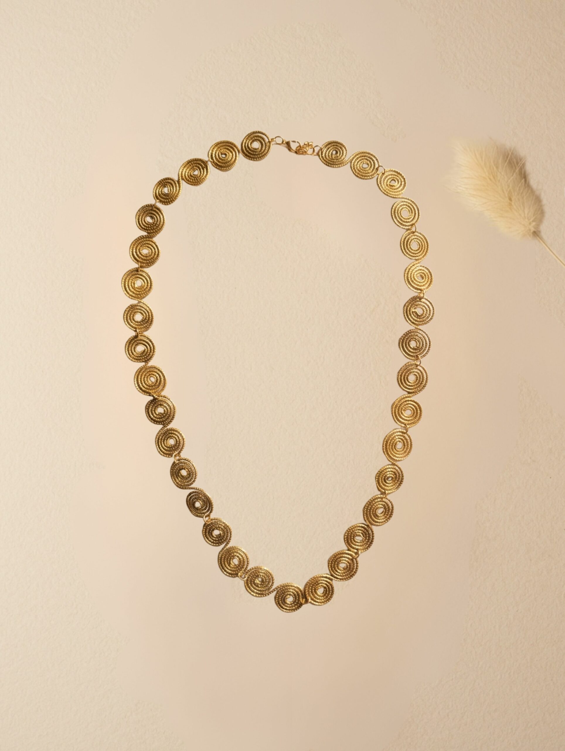 joyas artesanales y sostenibles - COLLAR Oro vegetal capim dourado