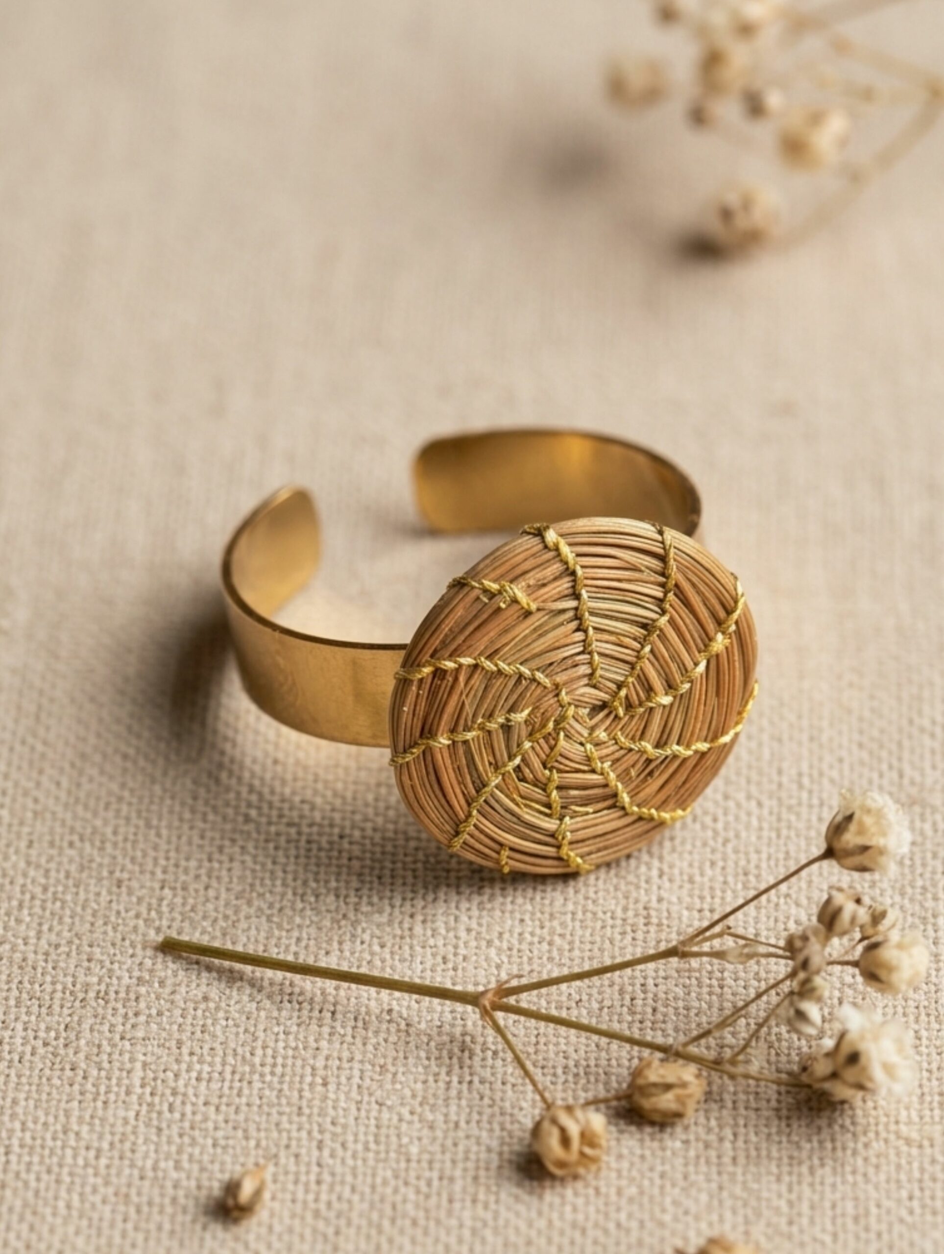 Anillo ARMONÍA de Capim Dourado | Oro Vegetal Ajustable | Sloweco