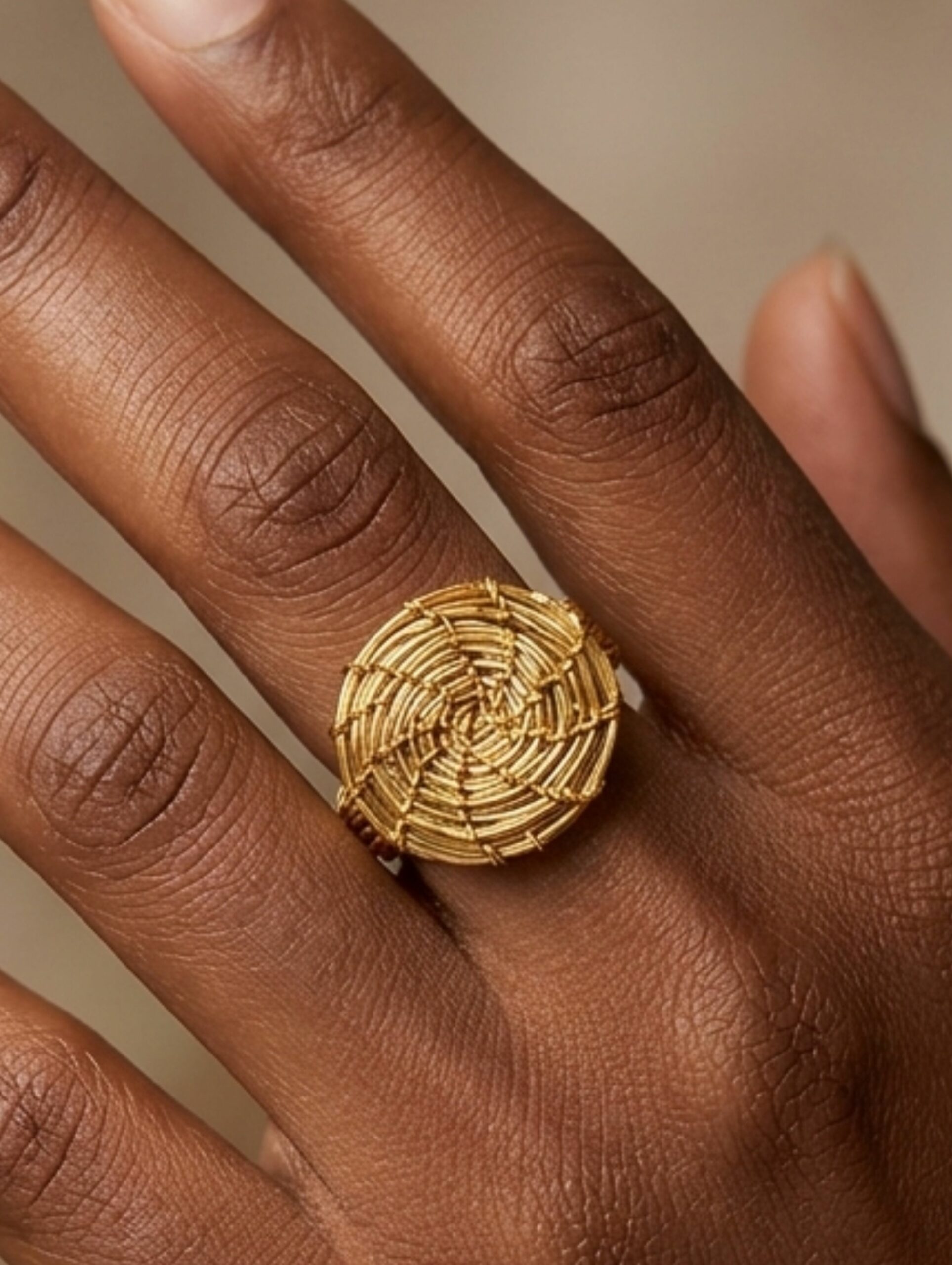 Anillo ARMONÍA de Capim Dourado | Oro Vegetal Ajustable | Sloweco