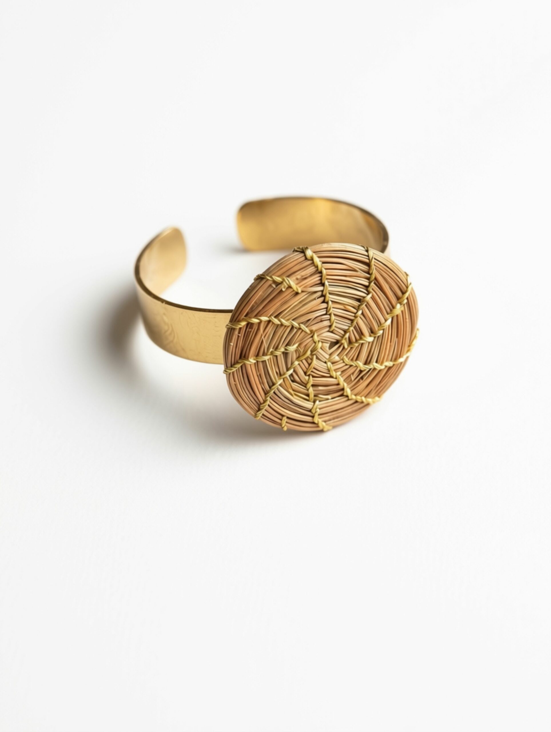 Anillo ARMONÍA de Capim Dourado | Oro Vegetal Ajustable | Sloweco