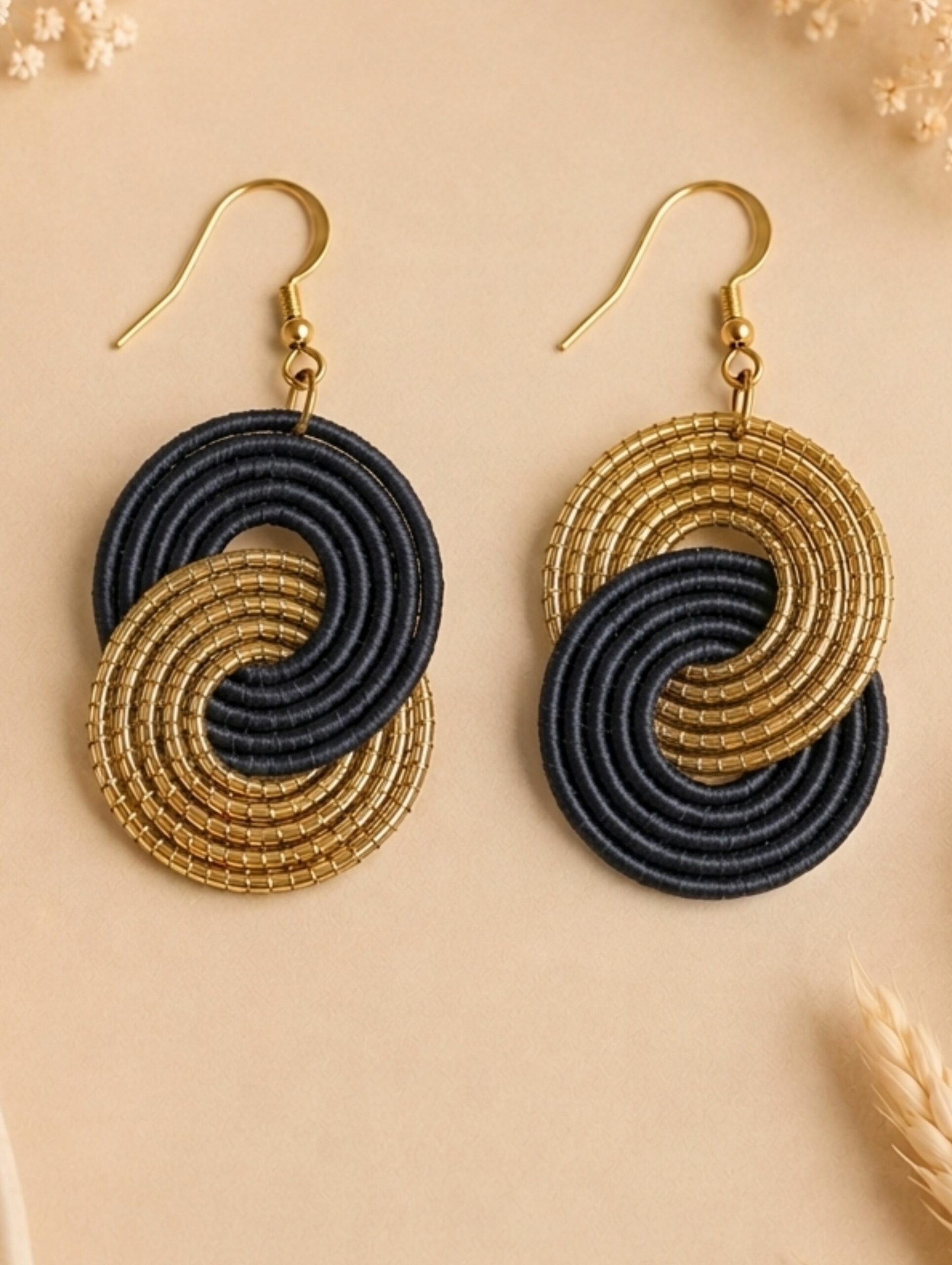 Pendientes de oro vegetal - PARIS COLOR - Biojoya Capim dourado - Joya sostenible natural hecha a mano - Ganchos - 6 cmx2,5cm - SLOWECO - Imagen 12