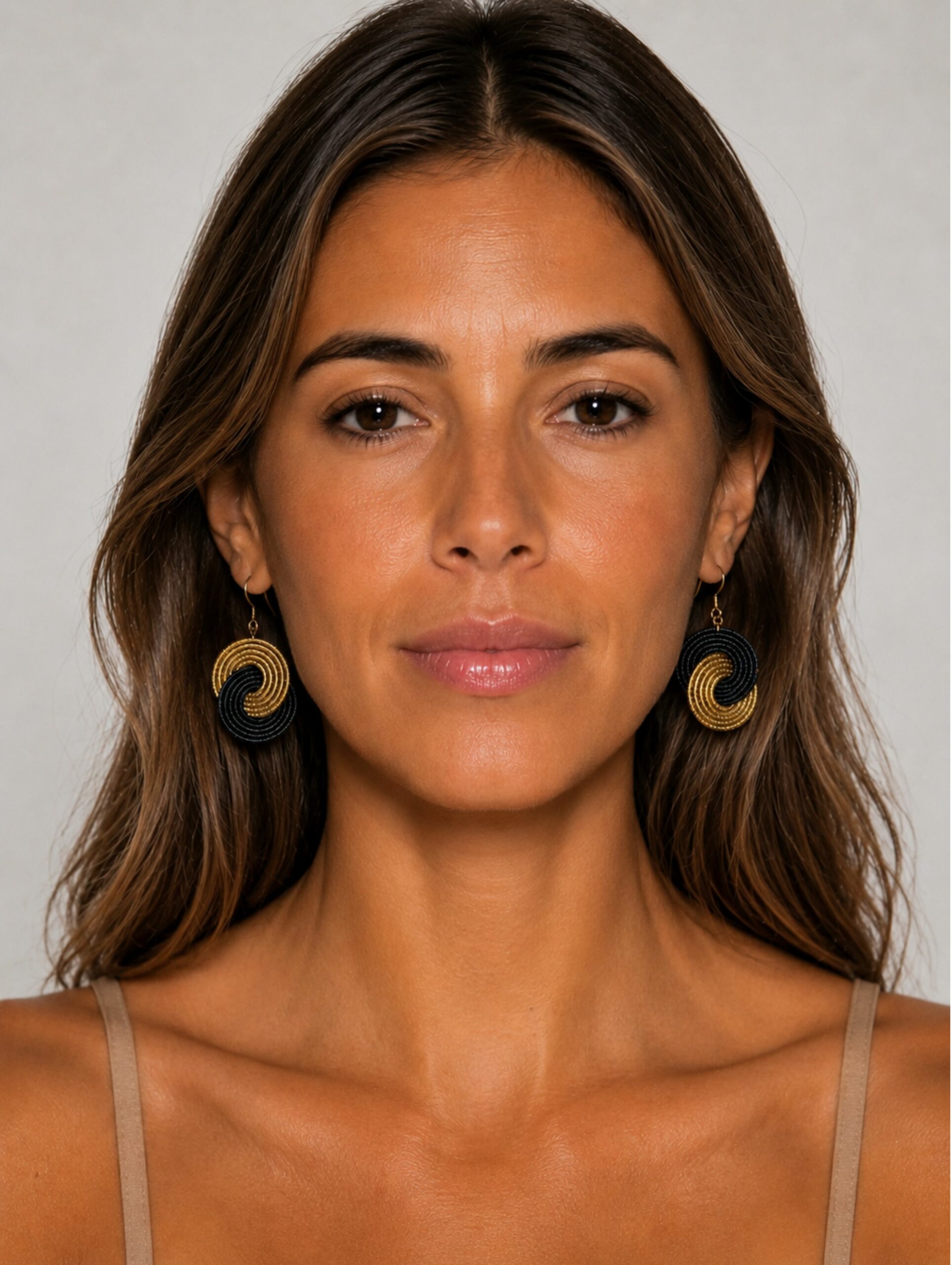 Pendientes de oro vegetal - PARIS COLOR - Biojoya Capim dourado - Joya sostenible natural hecha a mano - Ganchos - 6 cmx2,5cm - SLOWECO - Imagen 6