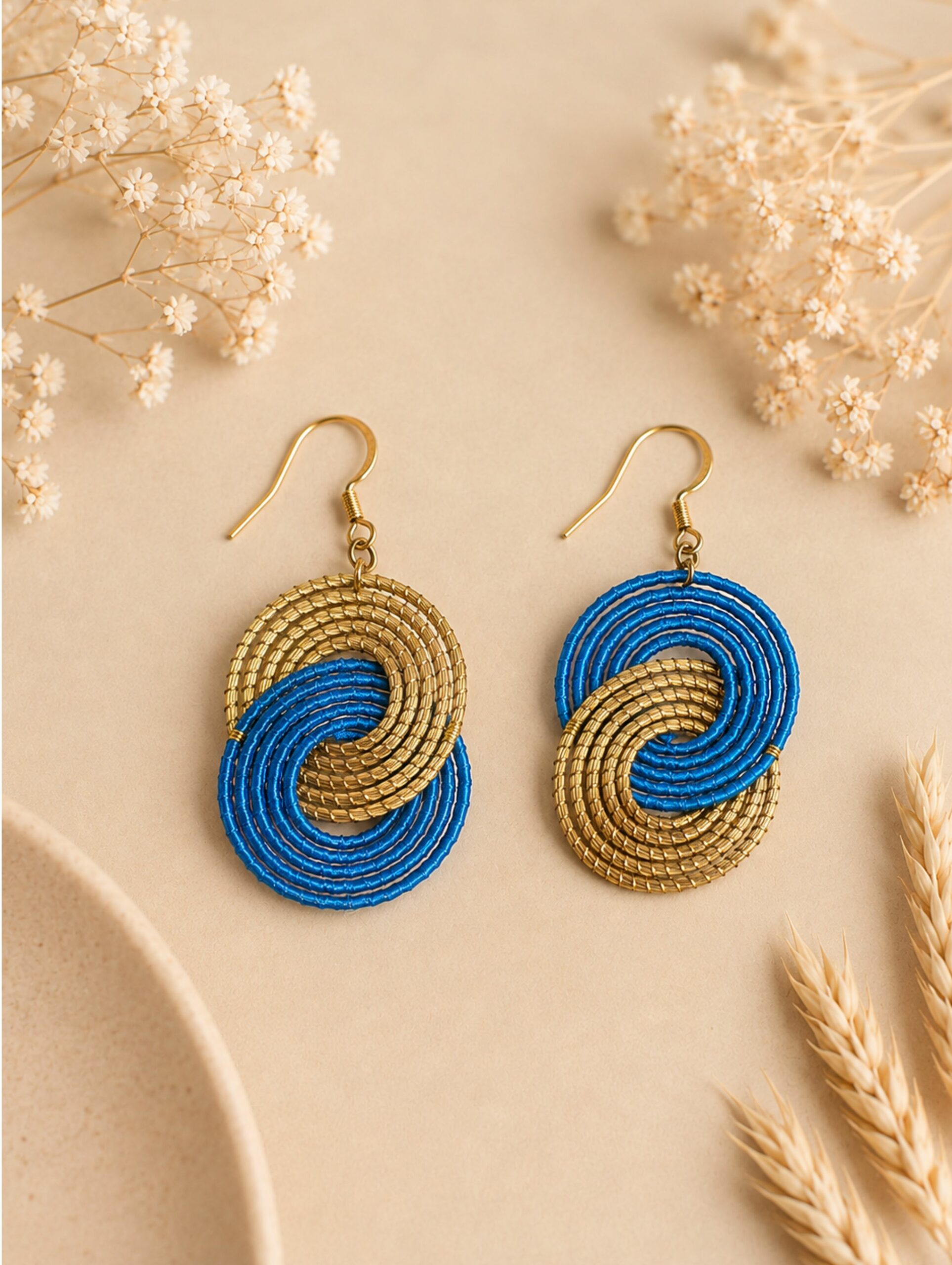 pendientes artesanales y sostenibles capim dourado oro vegetal Paris color