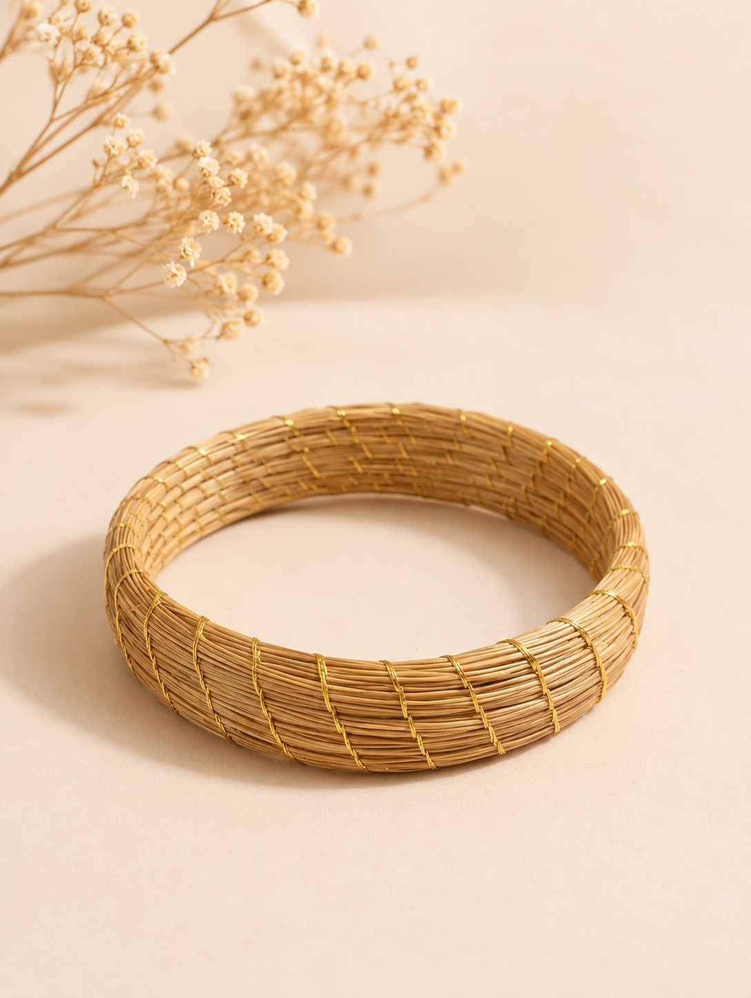 brazalete oro vegetal capim dourado safari